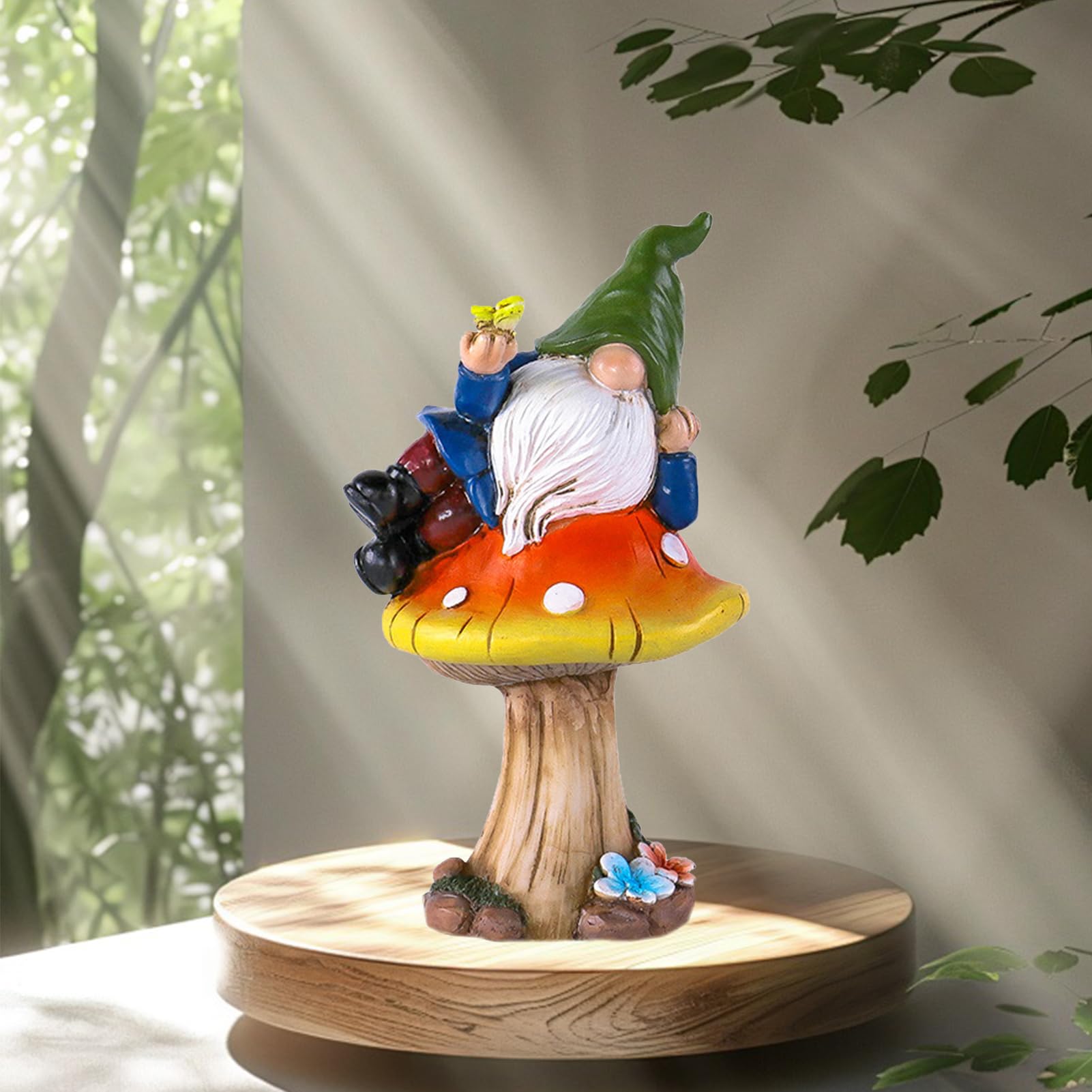 Figura decorativa de gnomo de jardín sobre hongo de resina sintética – Lindo cartel de bienvenida para casa y jardín, 10.5 * 8 * 17.5 cm – Decoración perfecta para amantes de los gnomos (hongo