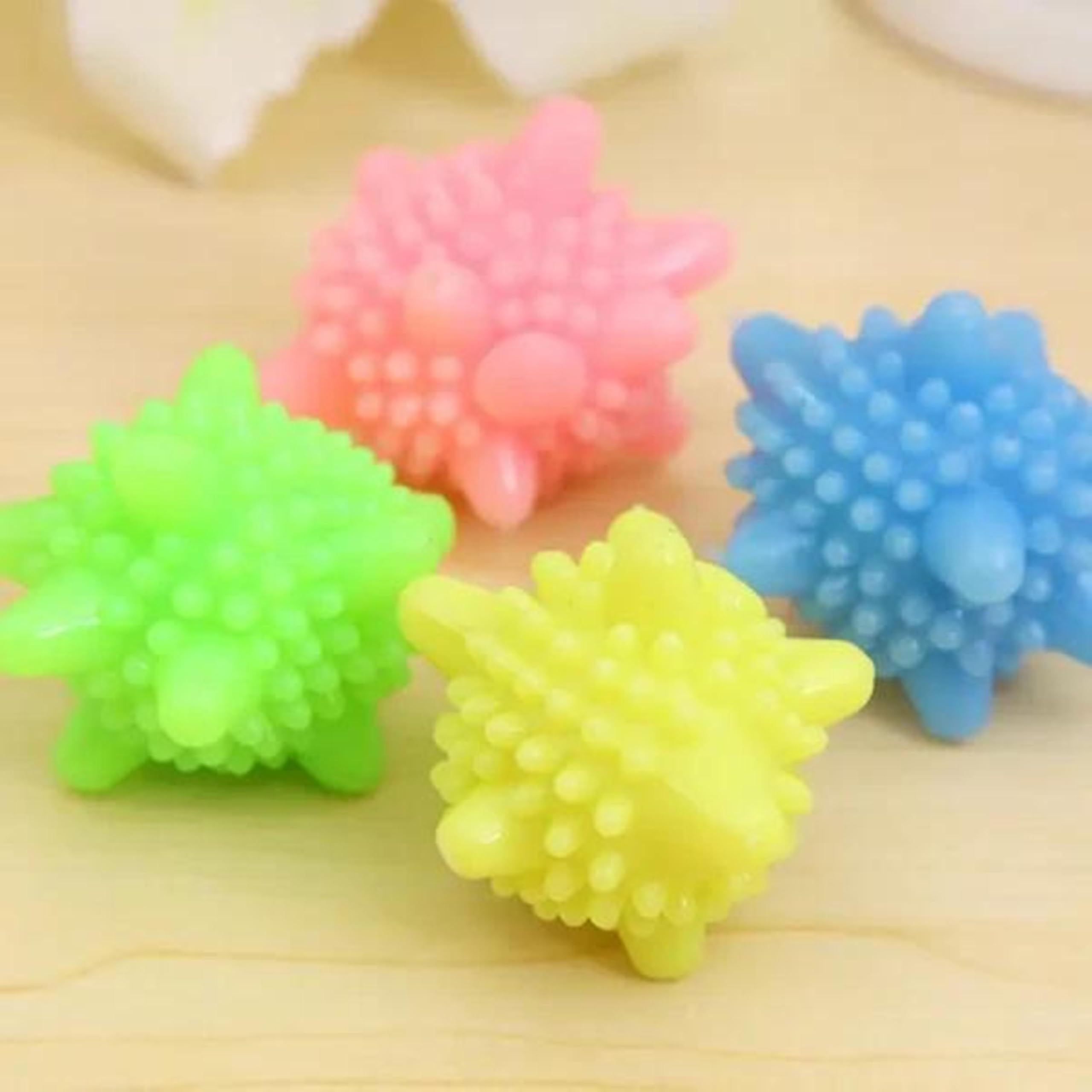 Dealsure Eco Friendly Washing Machine Laundry Balls Reusable Tangle Free, Scrubbing Laundry Balls, Hypoallergenic, and Chemical Free Unique Shape Best for Clean and Soft Anti-wrap Protection Washing Clothes (10) 1
