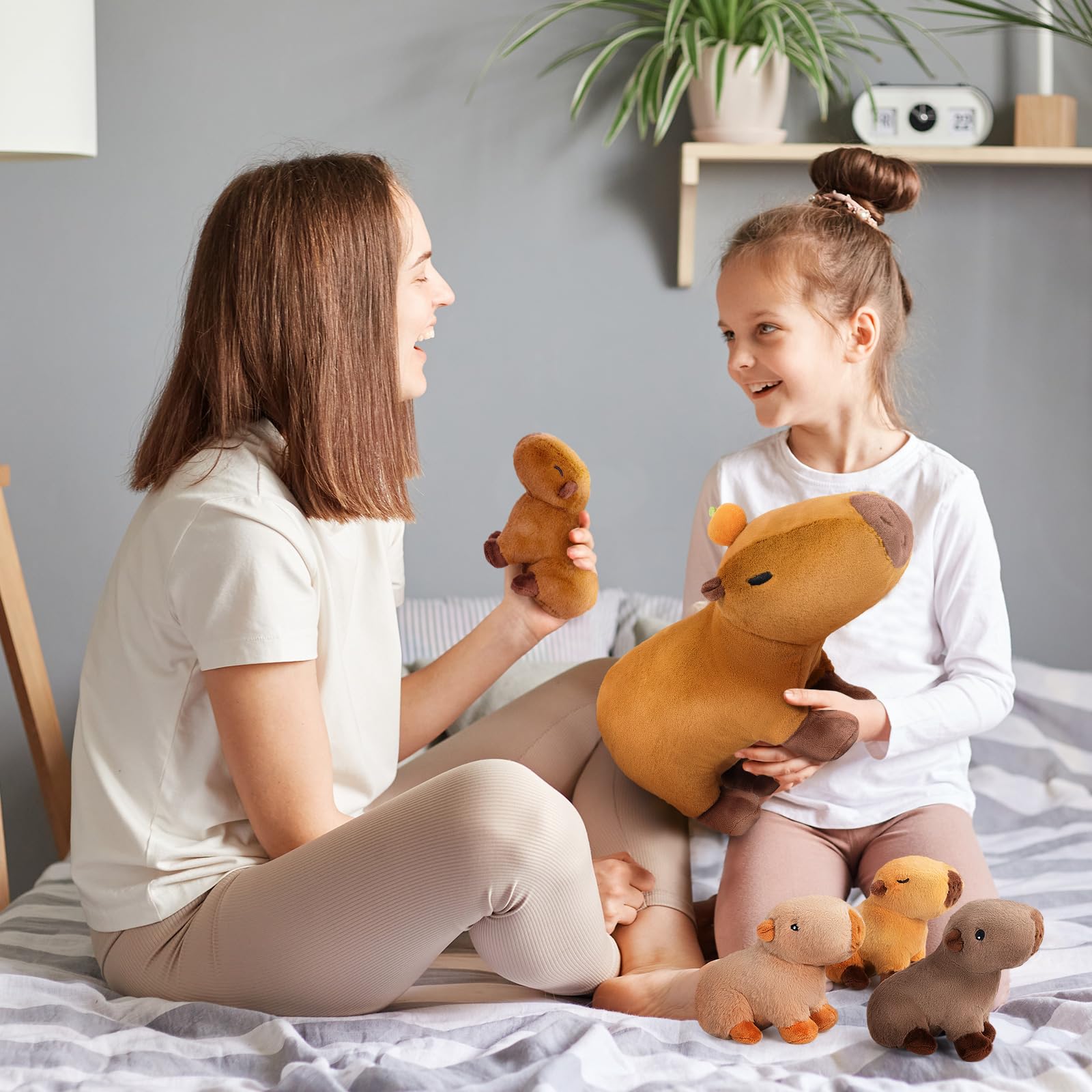 OUOZZZ Peluche Capibara, comprend 4 bébés et peluche Capbara orange de 36 cm de printemps chaud - Jouet cadeau pour filles, garçons et petits bébés