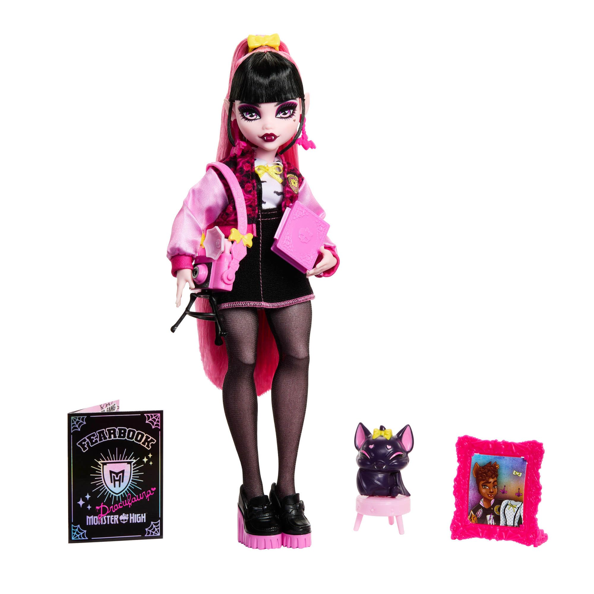 Monster High Fearbook Draculaura Doll and Accessories Set with Photo Fang Club Theme including Varsity Jacket, Yearbook, Count Fabulous and Camera, JML43