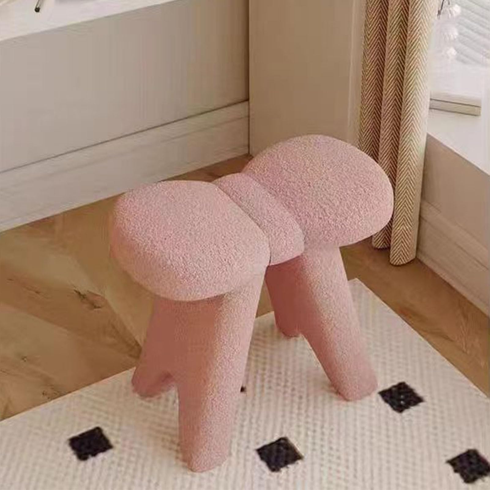 Taburete de tocador tapizado ideal para tu área de maquillaje y dormitorio