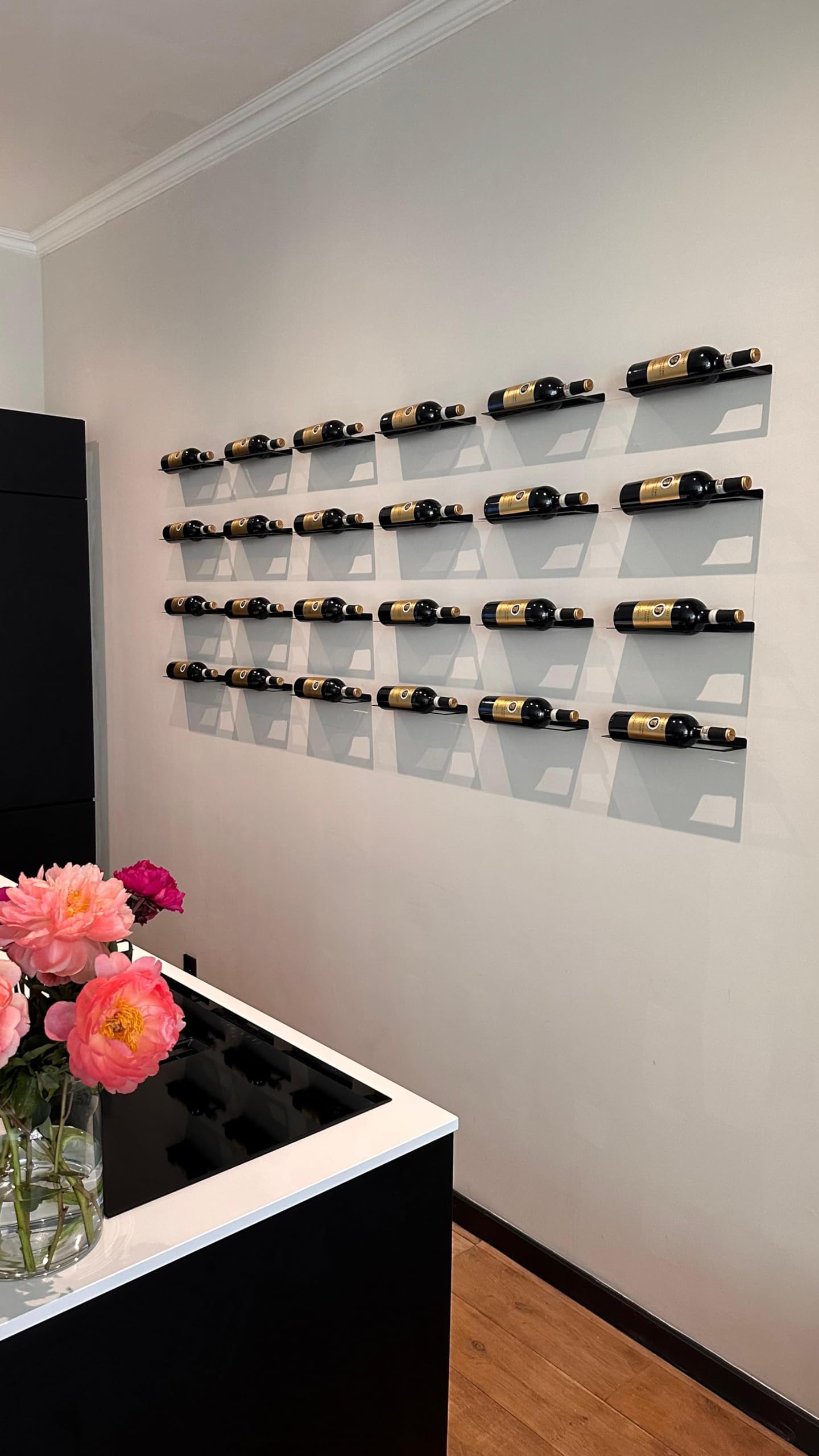 Lendo Online Botellero Montado en pared 6 botellas - Gabinete de vino - Soporte para botellas de vino Colgante en la pared- Almacenamiento de vinos con sacacorchos Recubrimiento de polvo Negro Metal