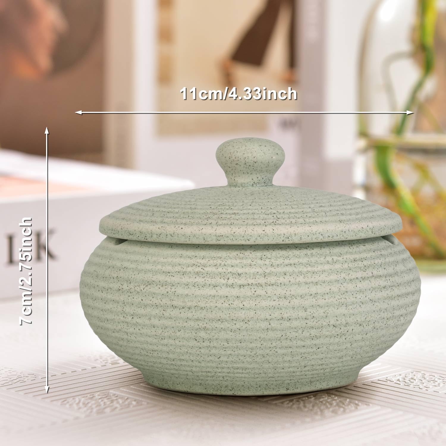 Ceramiczna popielniczka z pokrywką, wiatroszczelna konstrukcja do użytku wewnątrz i na zewnątrz, dekoracja w stylu vintage do domu, biura, baru, kawiarni, hotelu (jasnozielona)