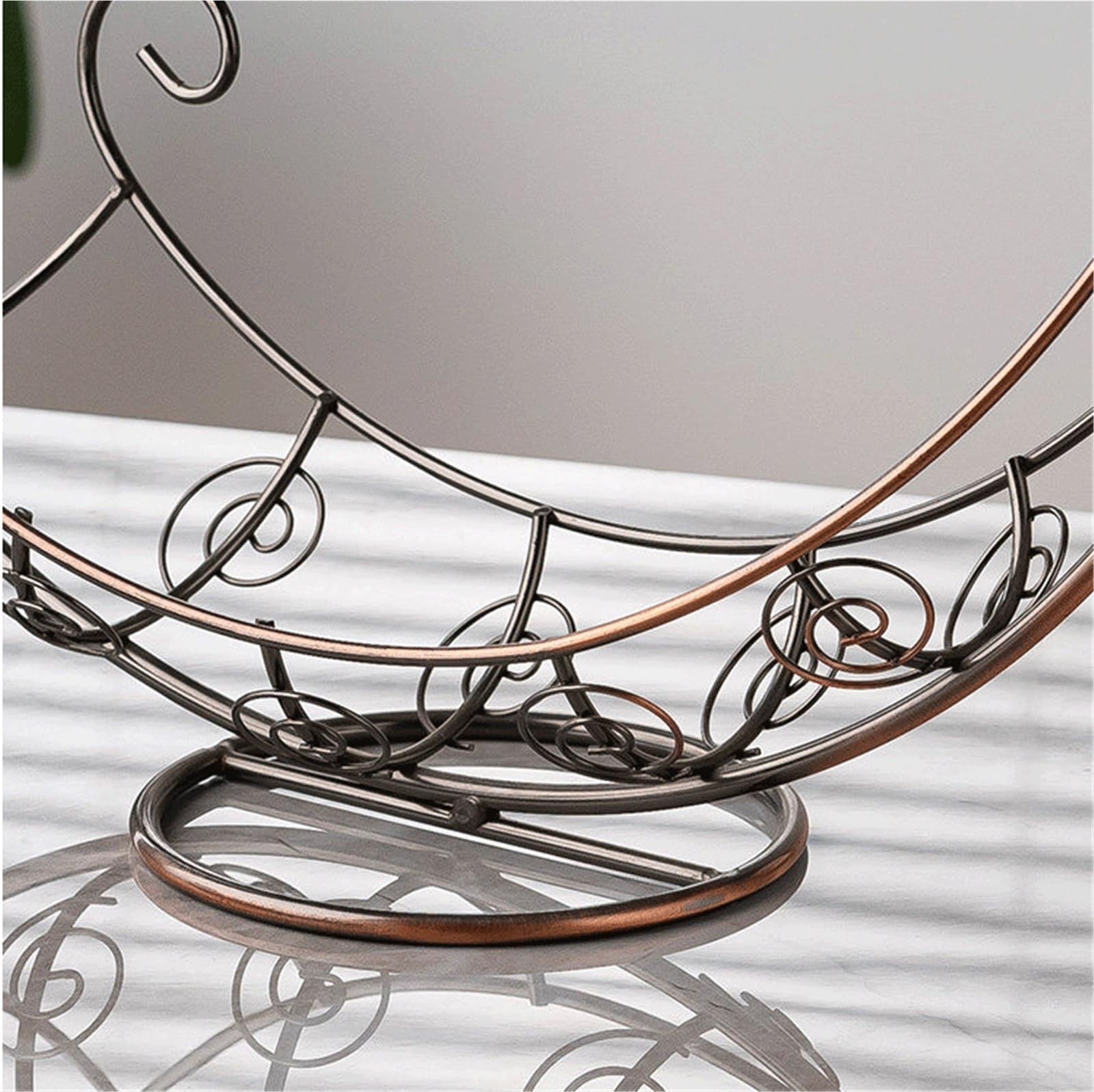 Arredamento Portabottiglie for vino in ferro battuto for la casa, pezzo decorativo alto da appendere
