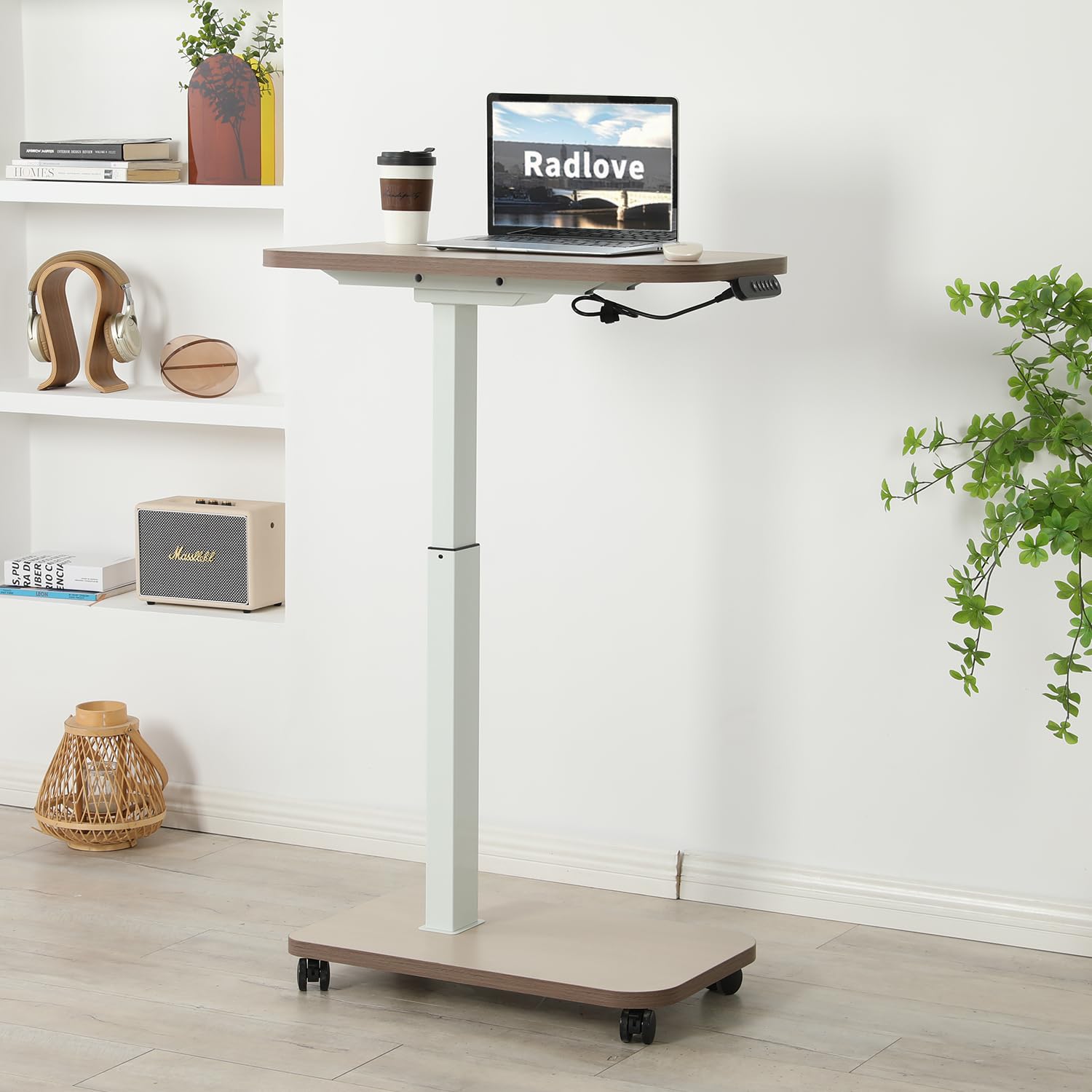 Radlove Escritorio de altura regulable eléctricamente con USB-C y pantalla LED, 71 x 46 cm, escritorio de pie con ruedas, mesa portátil de altura ajustable, aspecto de madera