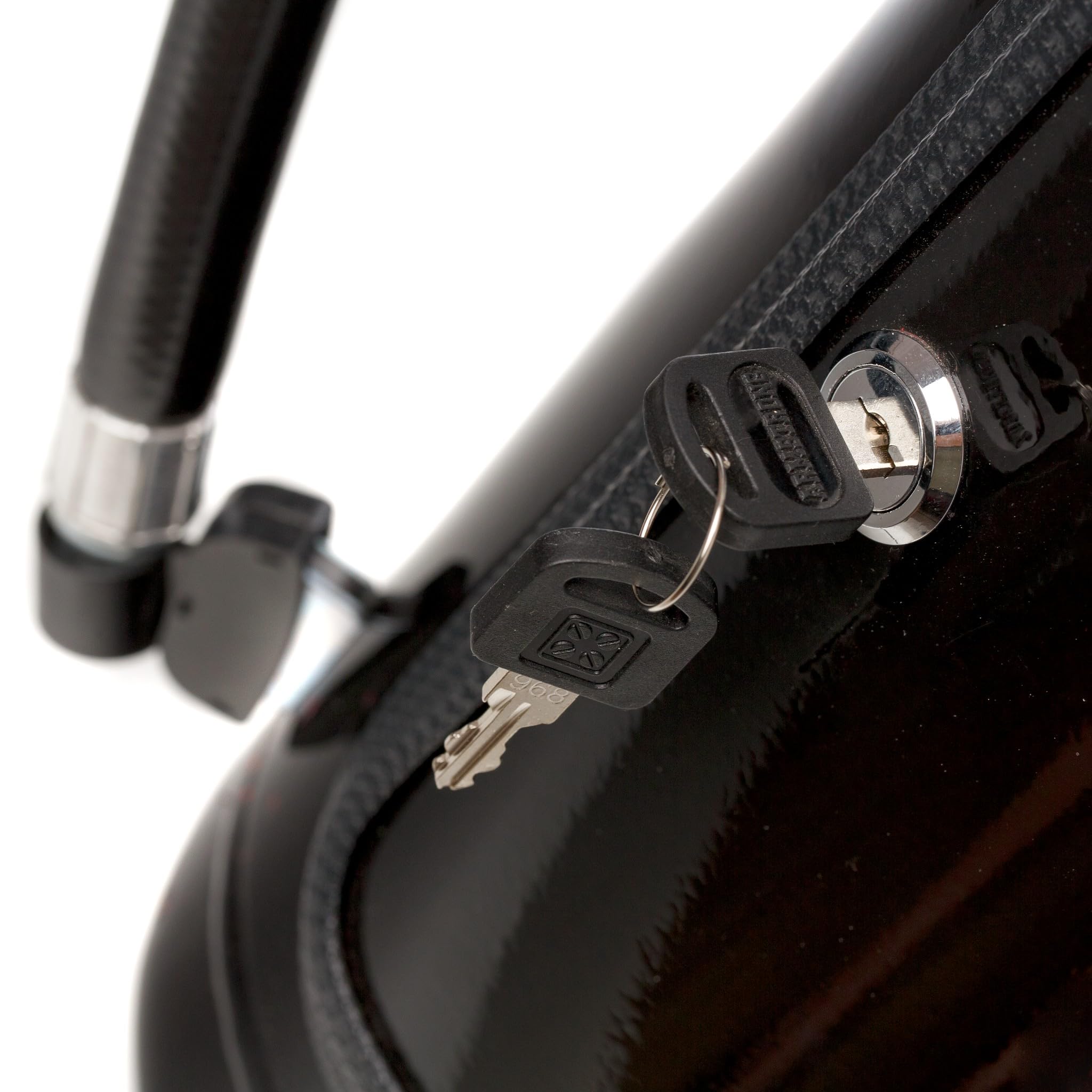 Die Firebar in schwarz glänzend/Die ultimative Minibar für echte Rocker und coole Typen! Männerhandtasche aus einem echten Feuerlöscher gefertigt. Edel, cool und einzigartig!