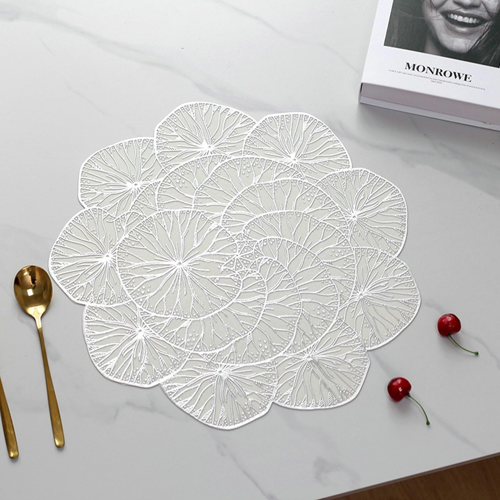 Set de table imperméable 8 personnes anti tache en PVC 38 cm napperon cuisine fleur argentée