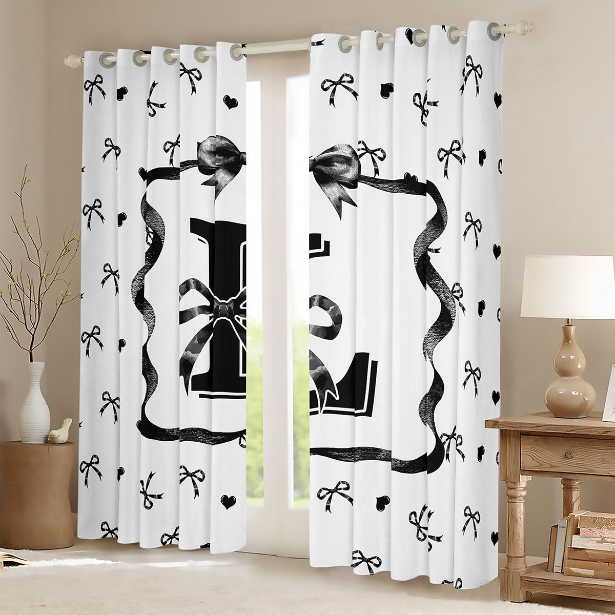 Homewish Czarna kokardka z inicjałem L zasłony okienne, 117 x 137 cm, 2 zestawy paneli – biało-czarna muszka zasłony zaciemniające, estetyczna wstążka, kokardki, zasłony okienne, urocza