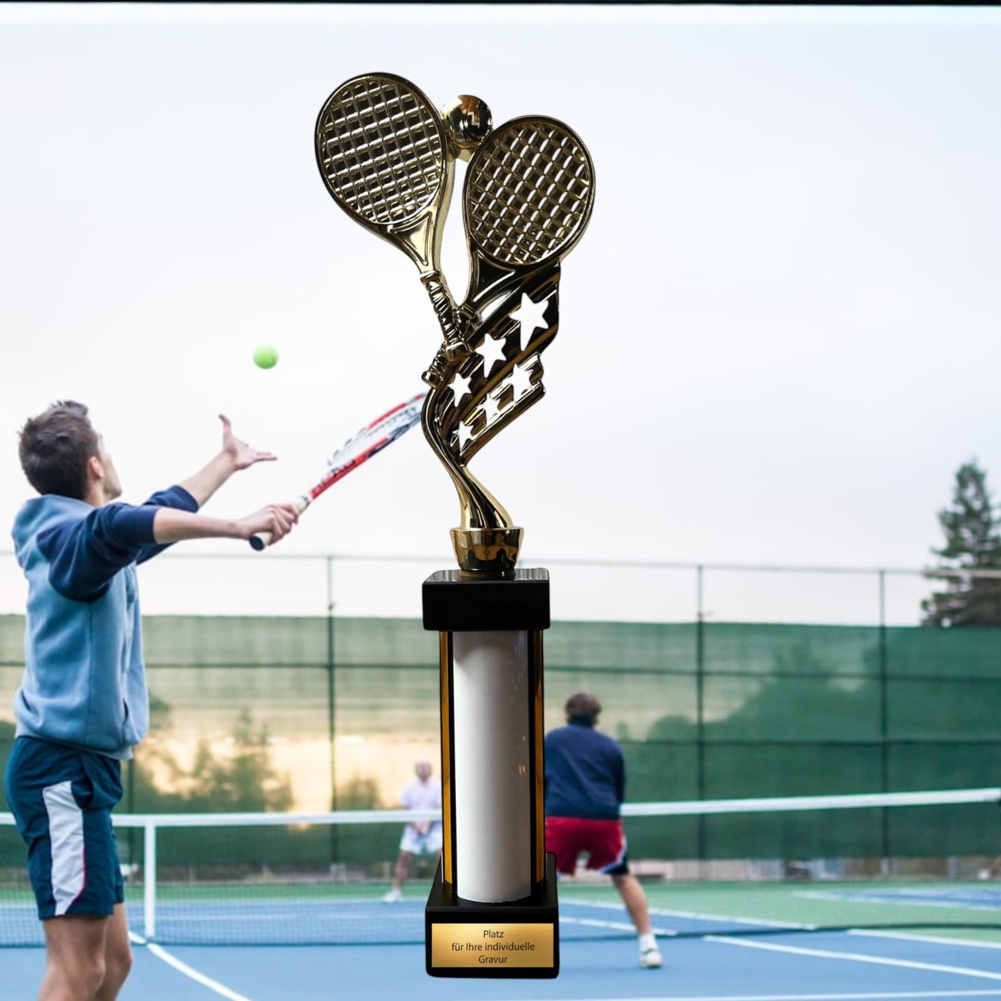 eberix · Tennis Pokal · mit Wunschgravur · Trophäe mit weißer Glanzsäule · Siegerpokal für Tennis-Turnier, Vereinsmeisterschaft, Schulsport, Doppelturnier · personalisierbar ·