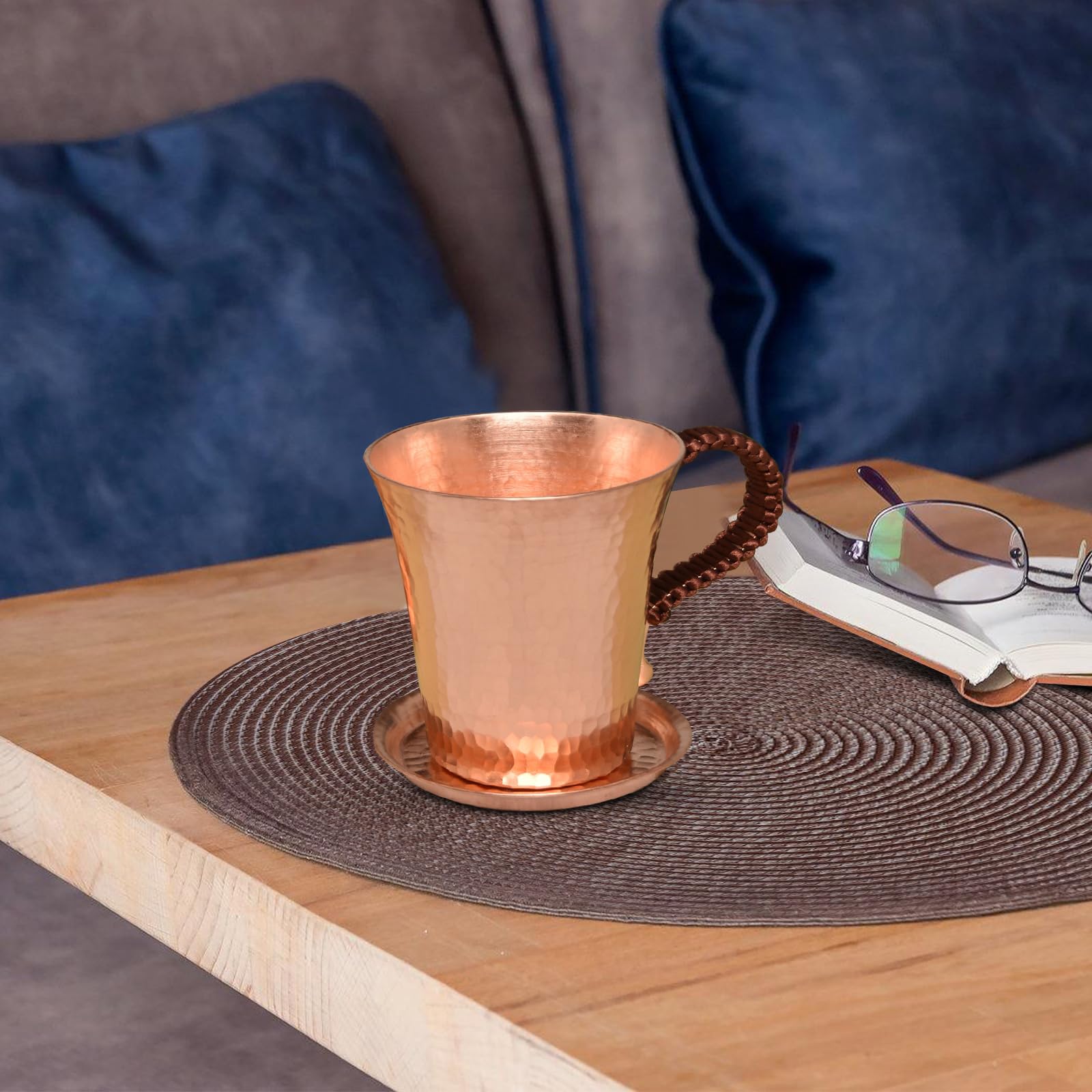 YUTICAT Handmade Copper Moscow Mule Mug with Lid - 350ml Hammered Cocktail Cup for Beer, Iced Coffee & Mixed Drinks, Gift-Ready Barware (Home Use/Gifts)