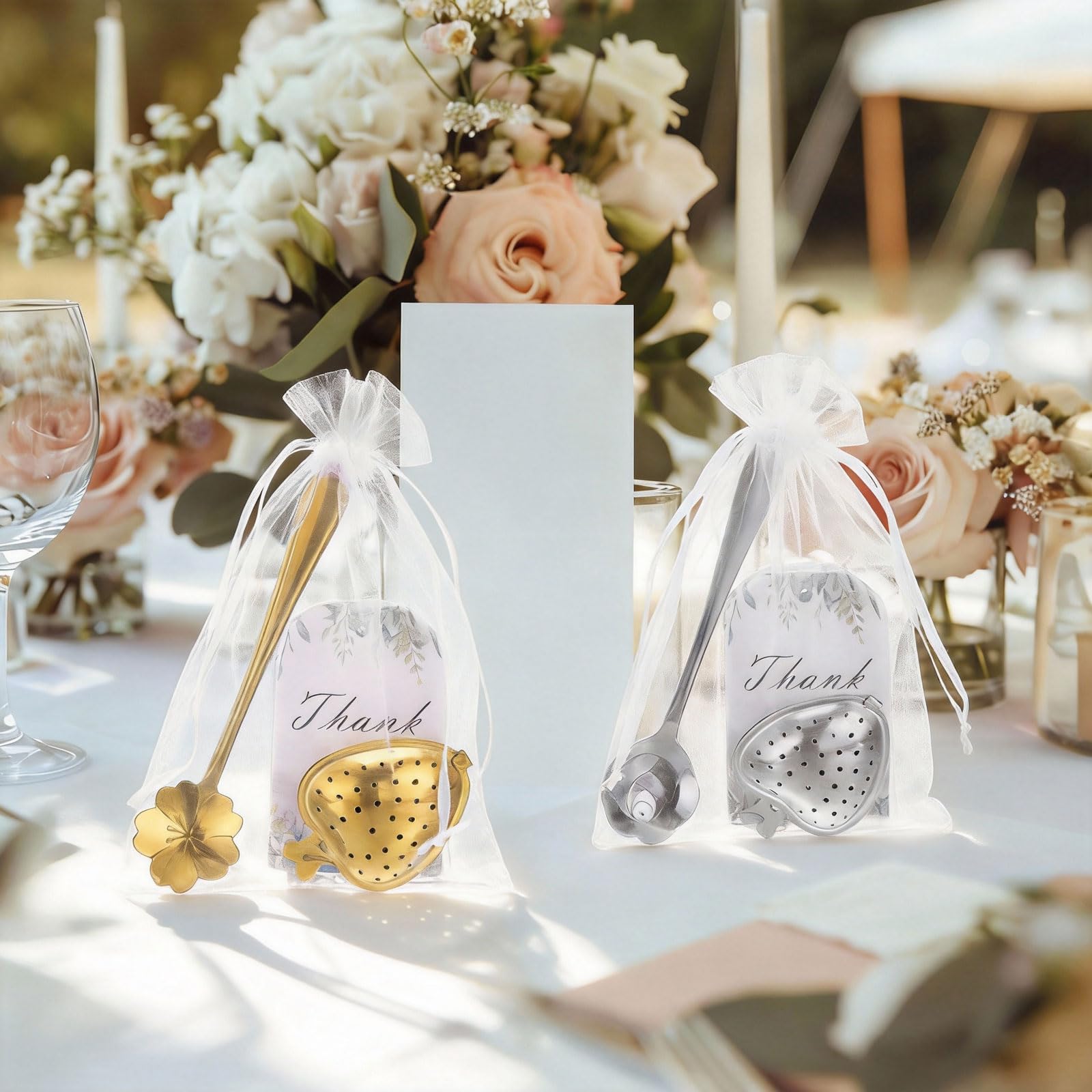 sourcing map Lot de 25 cuillères en forme de cœur avec infuseur en forme de cœur avec carte de remerciement, sac en maille, pour cadeau souvenir de mariage, accessoires de thé, cadeau de retour