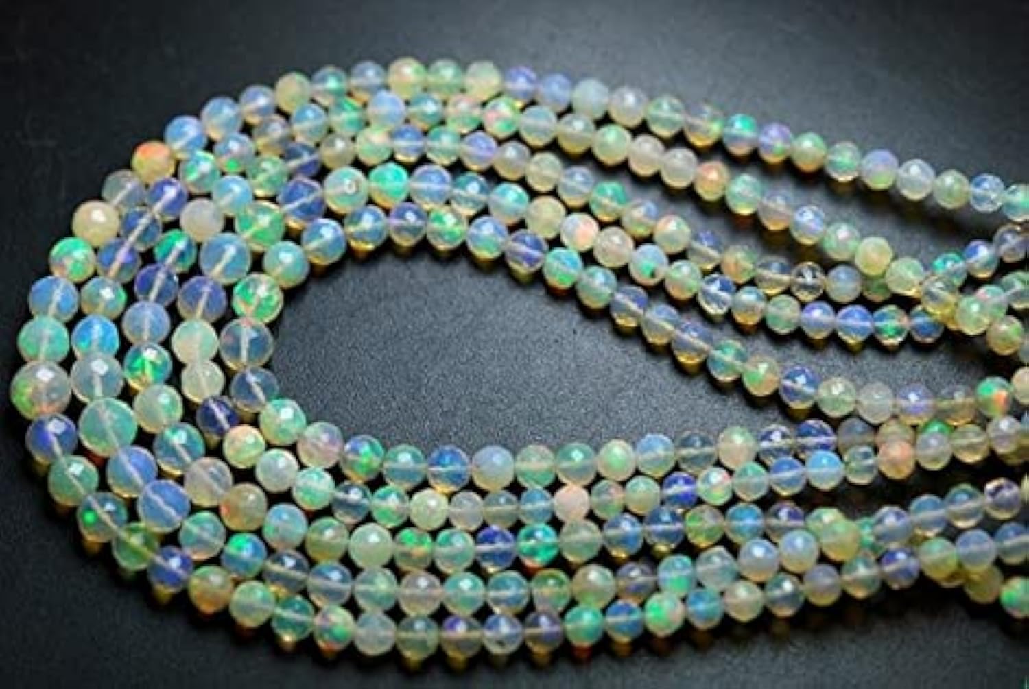 Opale d'Éthiopie de qualité gemme en perles rondelles facettées de 4-5mm pour bijoux haut de gamme