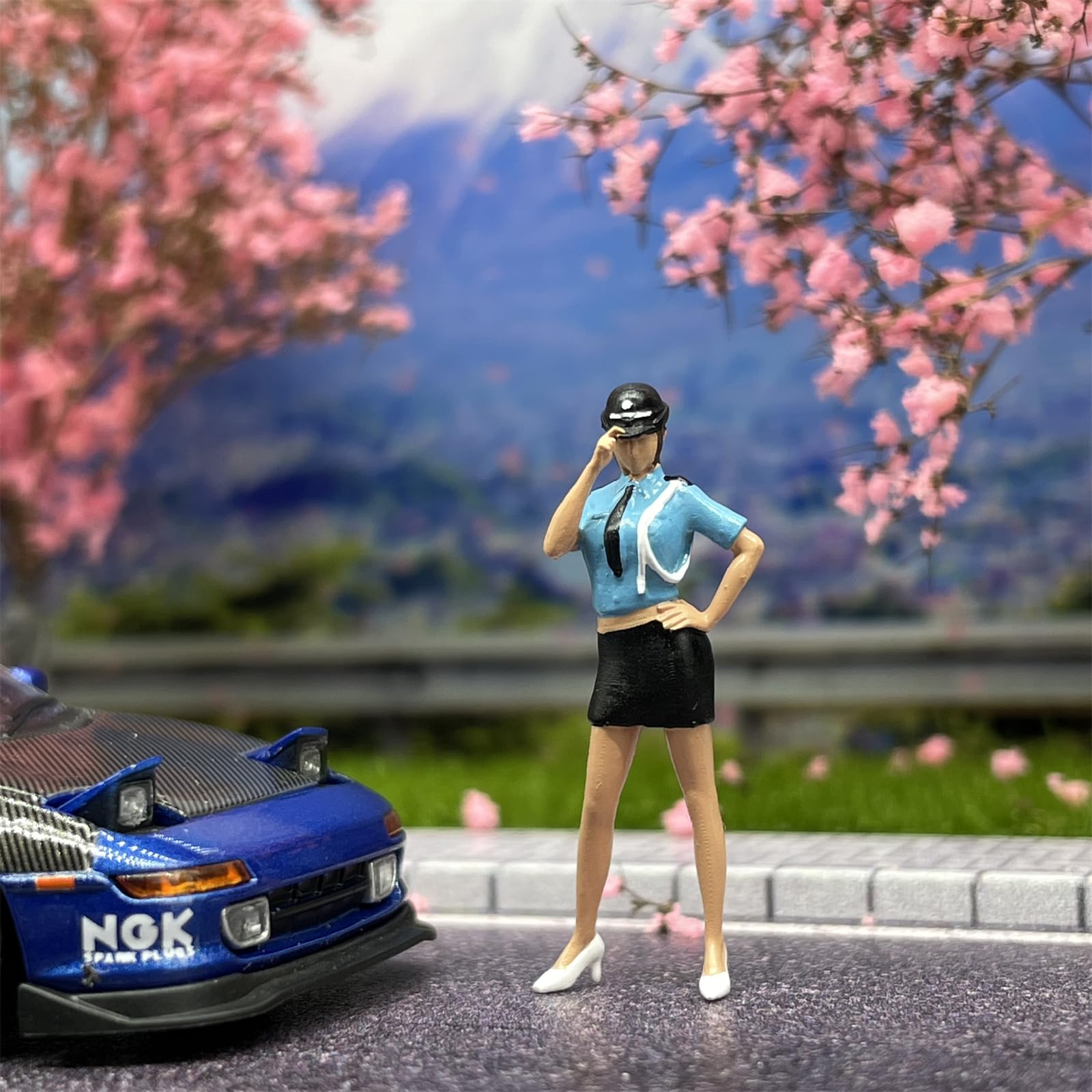Amazon.co.jp: 1/64 Scale Figure 絶妙な婦人警官モデルレジン