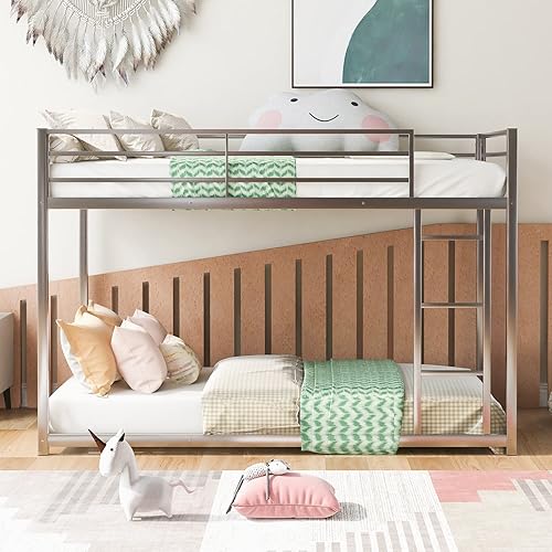 Miniatura 4 de Litera baja de metal resistente de tamaño individual sobre individual para dormitorio, espacio de vida pequeño, litera con escalera y barandilla de