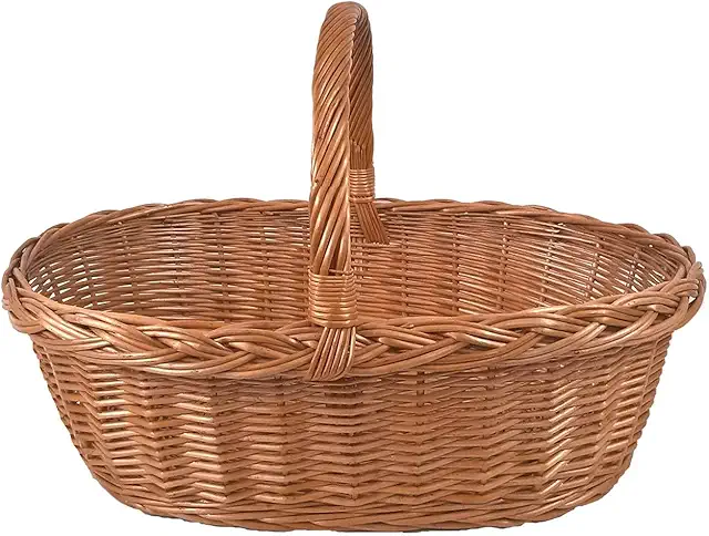 Panier en osier bas pour cueillette de champignons couleur caramel