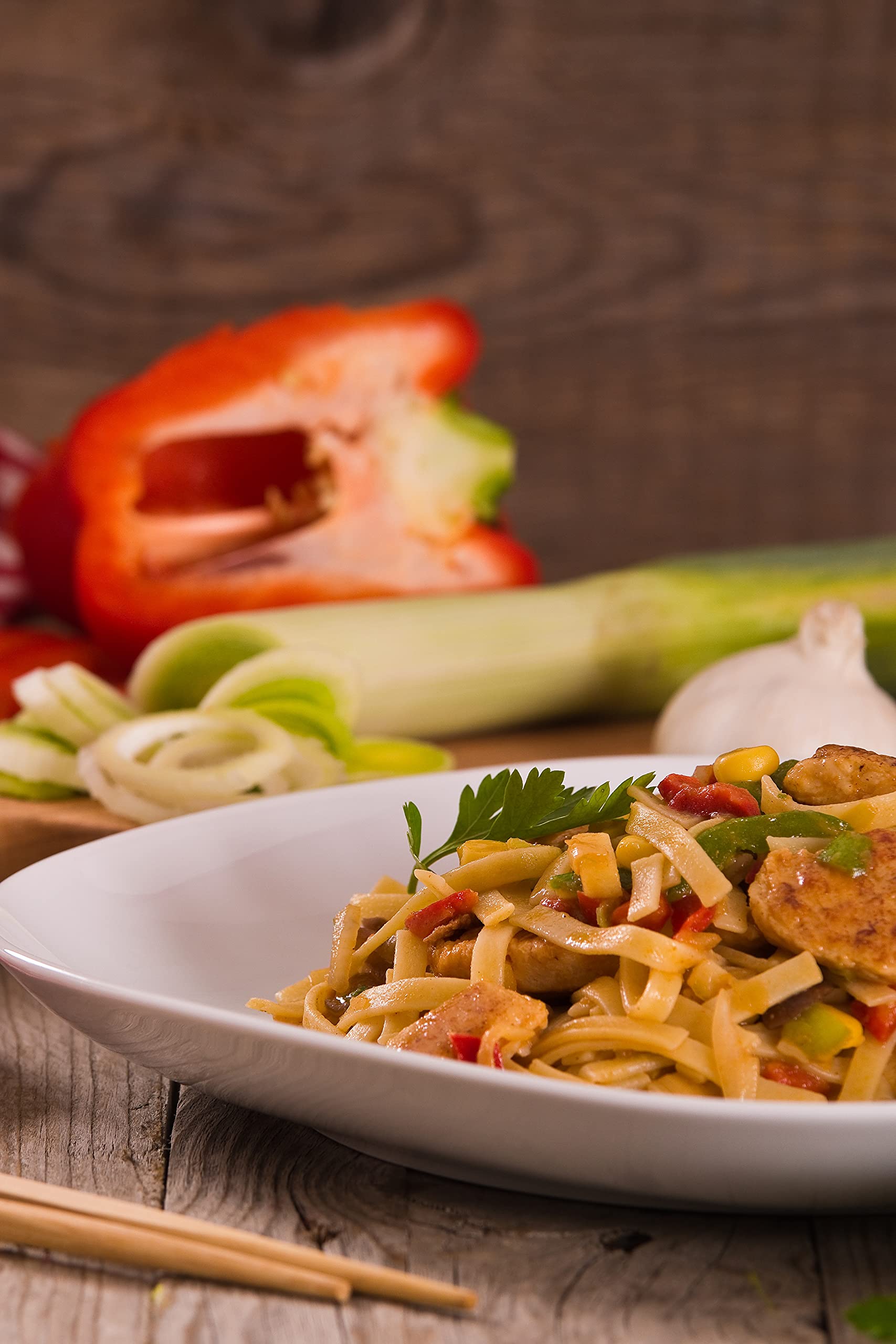 Arnaboldi Bami Goreng all'Indonesiana Fettuccine Piccanti e Verdure, Piatto Tipico della Cucina Orientale [8 Confezioni da 185g]