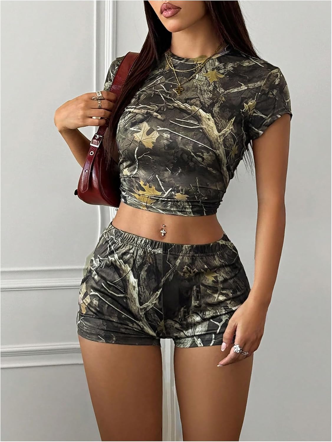 SOLY HUX Women's Camo Print 2 Piece Outfits Short Sleeve Fitted Crop Top and Shorts Summer Streetwear Set - Image 4