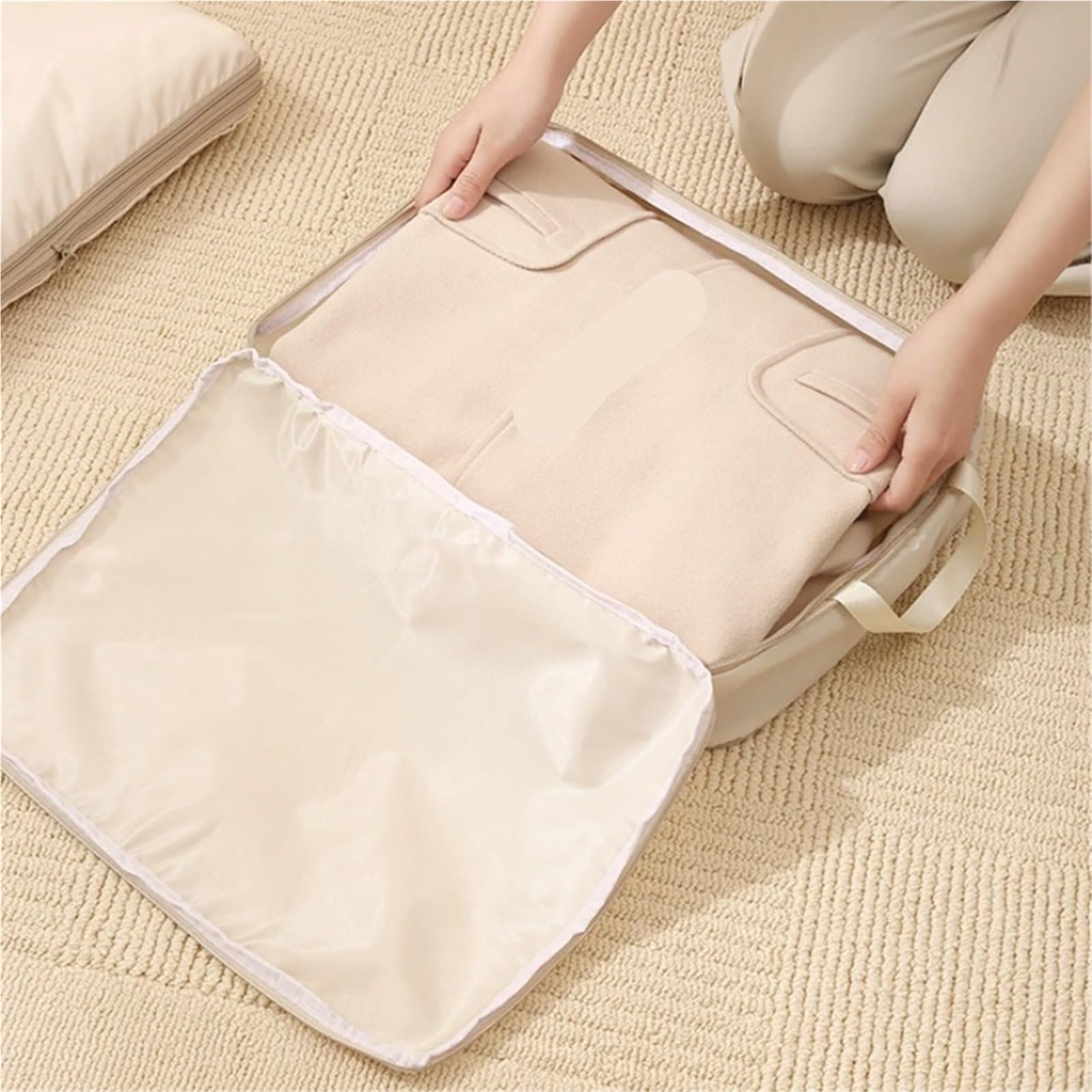 Ściśnięty sześcian podróży 4 szt. beżowych, wodoodpornych, kompresyjnych kostek podróżnych