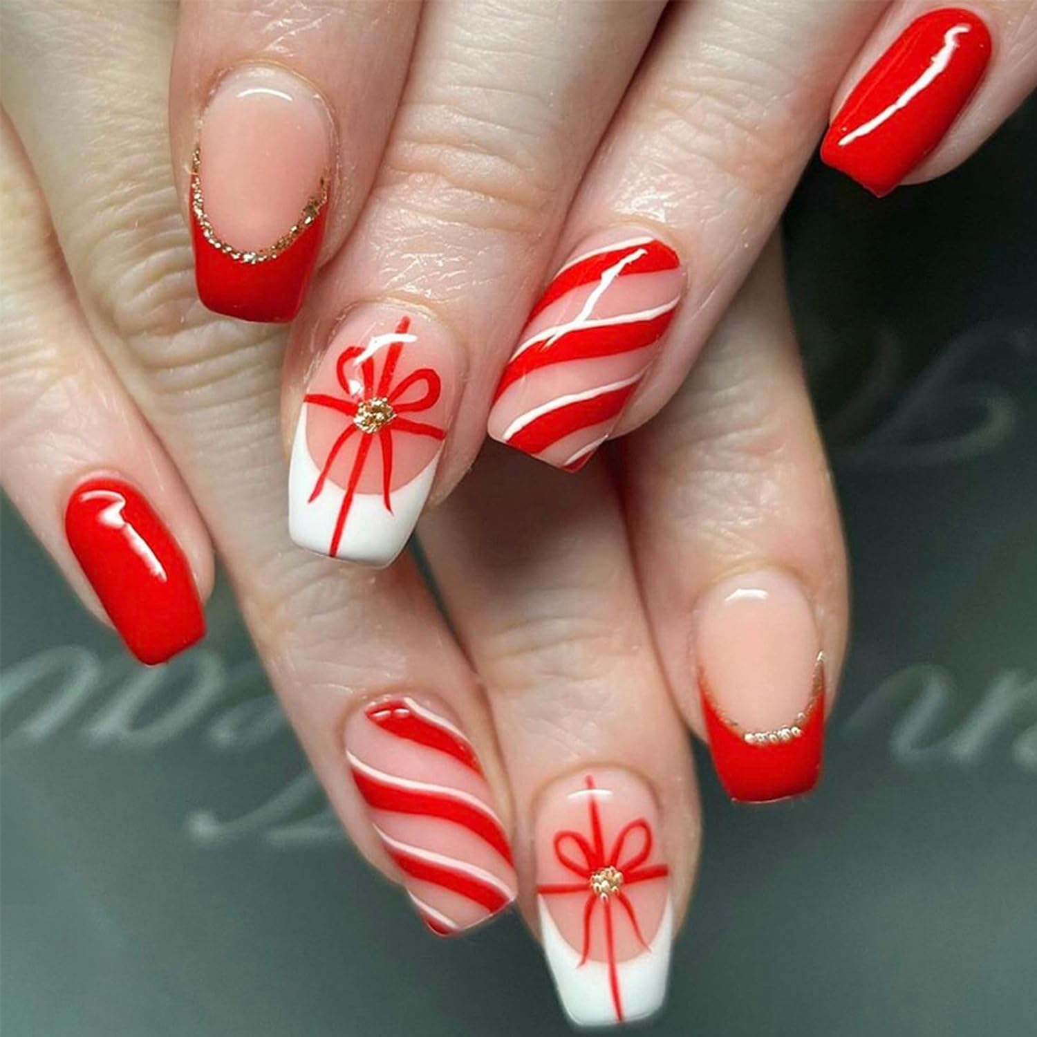 Christmas Press on Nails Short Fake Nails with Design Cute Christmas Striped Bow Press ons Xmas Glue on Nails Glossy Red False Nails Holiday