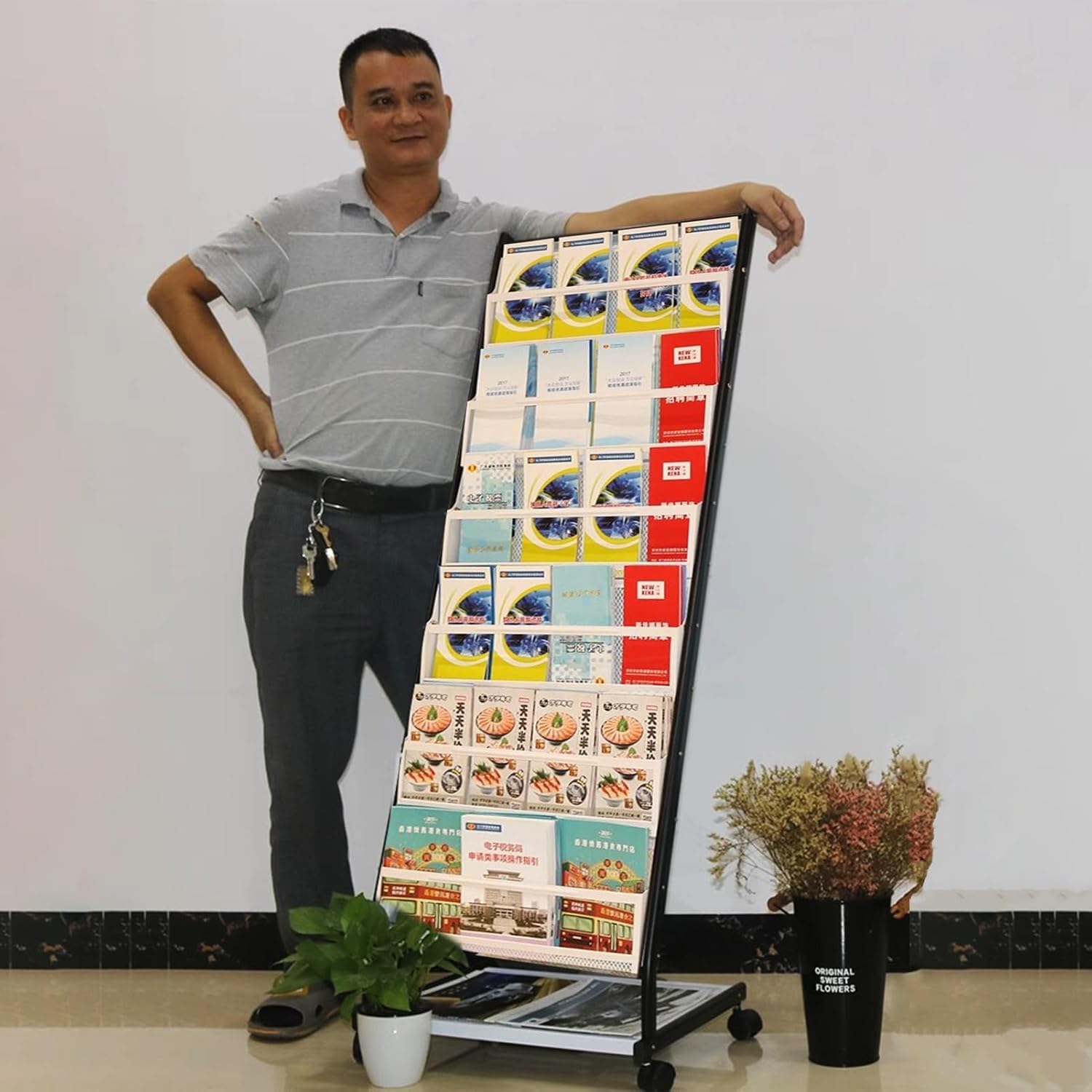 Support de brochures pliable pour l'aménagement de votre bureau ou stand d'exposition