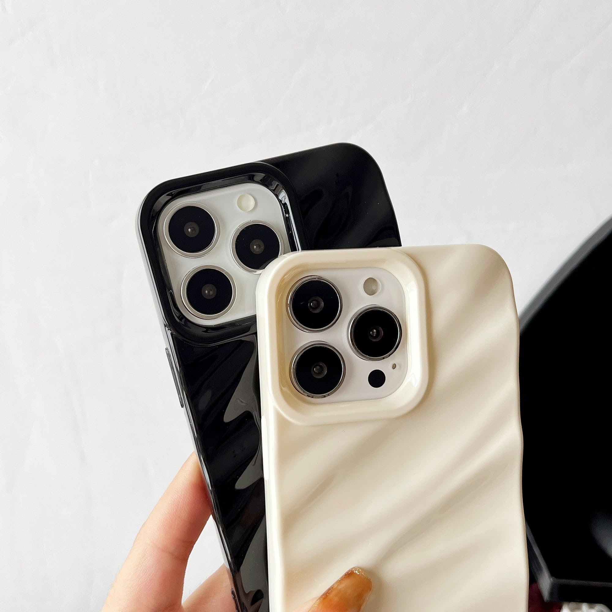 Caseative IPhone 13 Pro Hülle Plissiert – Chrom-Wellenmuster, Weiches Silikon