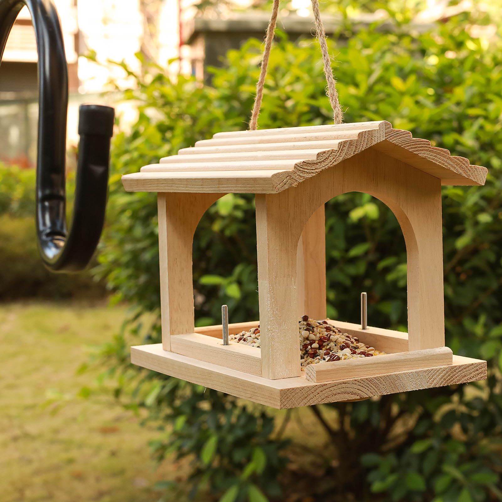 Comedero para pájaros de madera al aire libre, comedero colgante para pájaros, decoración de jardín al aire libre, para pinzones, cardenales, gallinas y gorriones, observación de aves