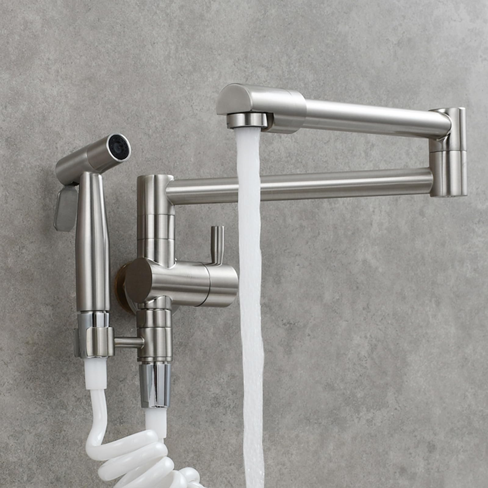 Robinet mural eau froide en laiton LWX idéal pour un coin jardin ou garage