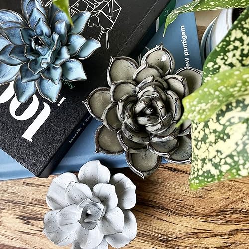 Miniatura 4 de CHIVE Planta artificial 'coral', hermosa flor de cerámica decorativa, pieza única de mesa, juego pequeño de 3 (flores)..