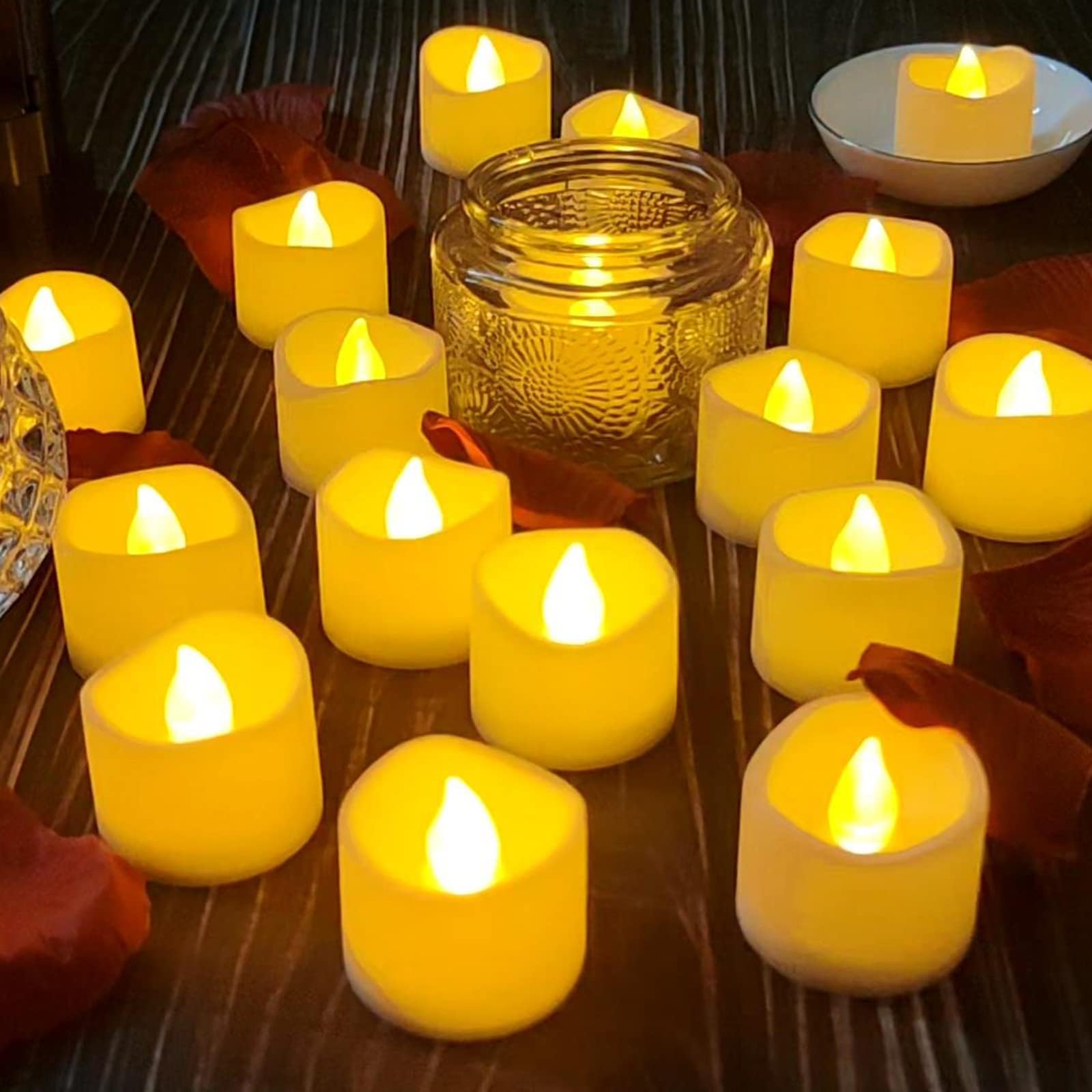 Set 4 Candele LED Coniche A Batteria, Luce Calda Tremolante, Bianche, Per Decorazioni, Feste, Matrimoni (batterie AAA Escluse) - 5