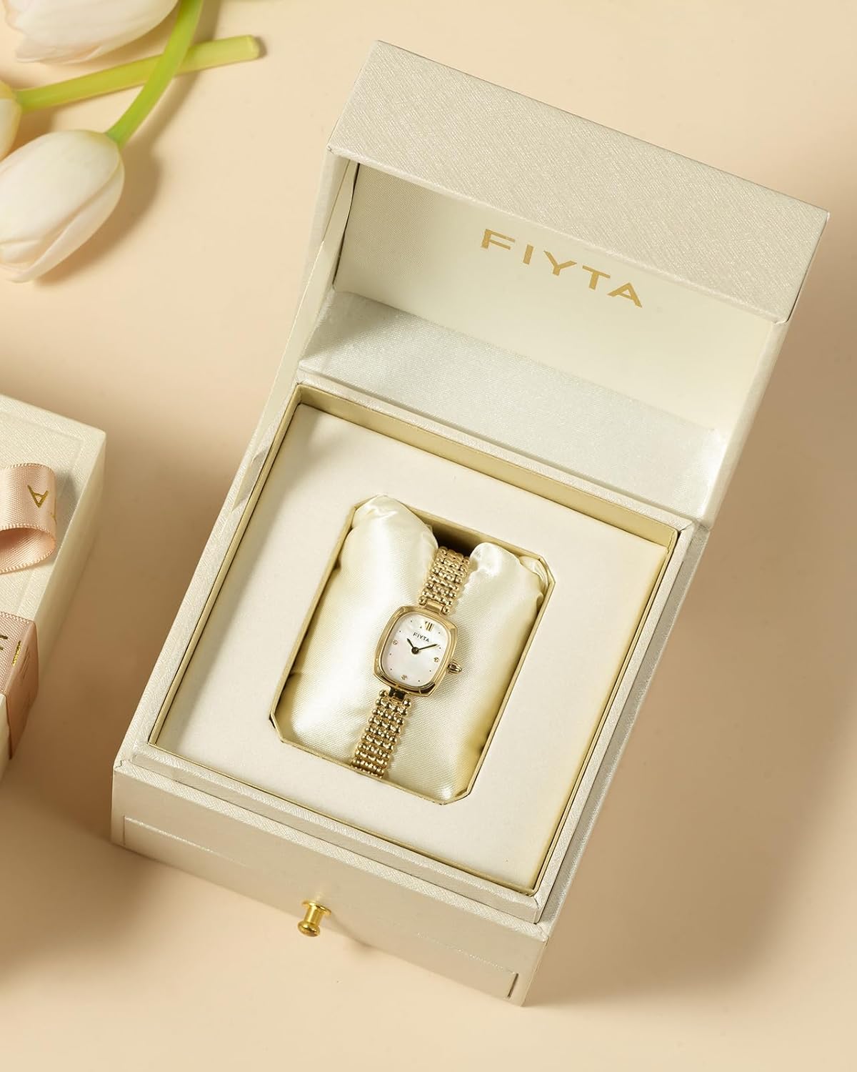 FIYTA Women's Watch - Elegant Gold Small Square Luxury Watch with Sapphire Crystal; 316L Stainless Steel Jewelry Bracelet, Timeless Gift for Her, Mother's Day, Gift Box Included
