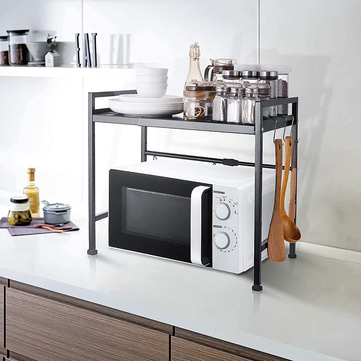 Soporte ajustable de 2 niveles para microondas con estante expandible, 3 ganchos y encimera de cocina negra para espacios pequeños (41,5 60 cm)