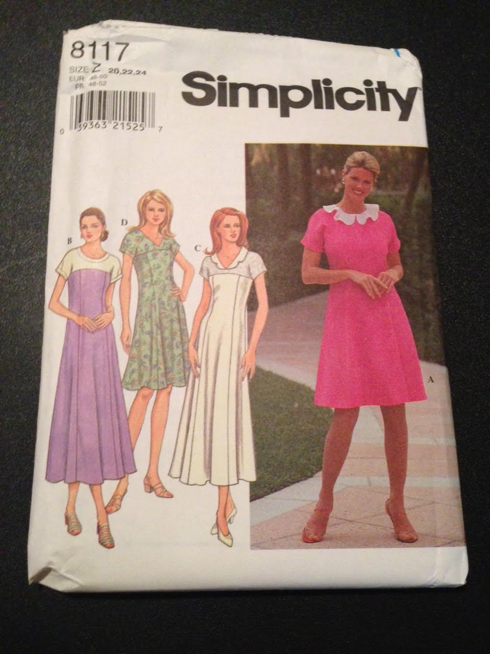 Patron de couture Simplicity 8117 pour petite robe femme taille Z