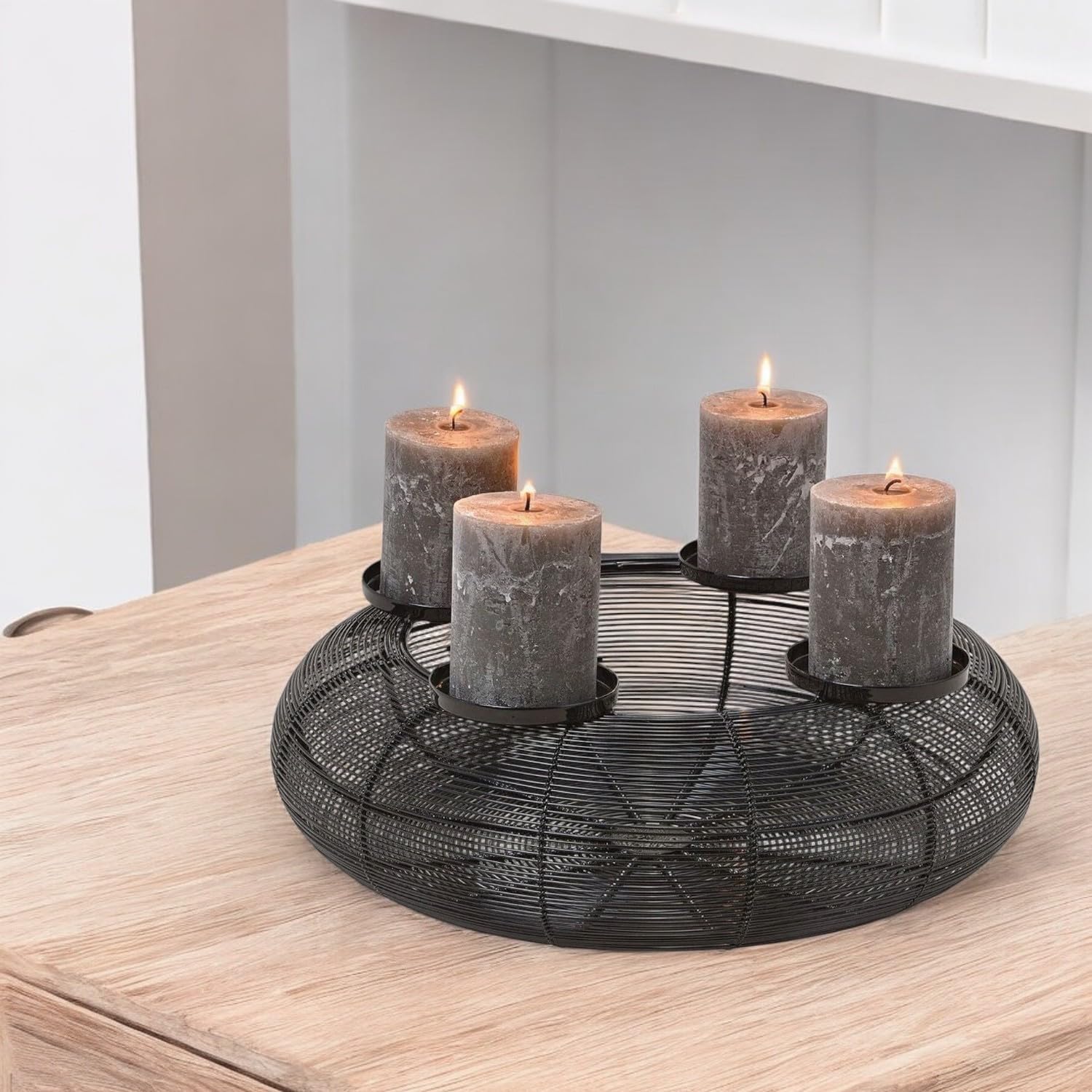 MACOSA GW10031543_ Corona de Adviento negra de metal, 38 cm, moderna, elegante, con 4 portavelas, decoración de mesa, decoración navideña, corona de metal, corona de alambre (negro)