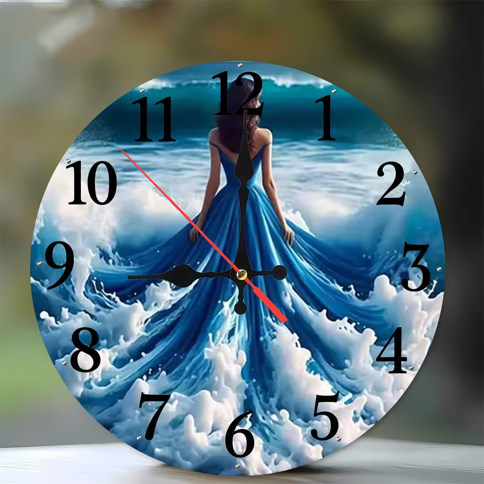 Horloge murale ronde idéale pour décorer le salon ou la cuisine