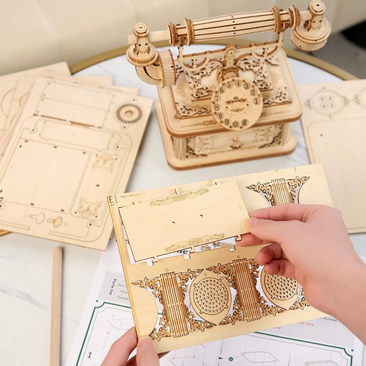 Drewniane puzzle 3D dla dorosłych, telefon retro 3D, zestaw do montażu, drewniane puzzle 3D, styl vintage, model telefonu, steampunk, telefon stołowy 3D, puzzle, drewno, zabawka, zestaw na