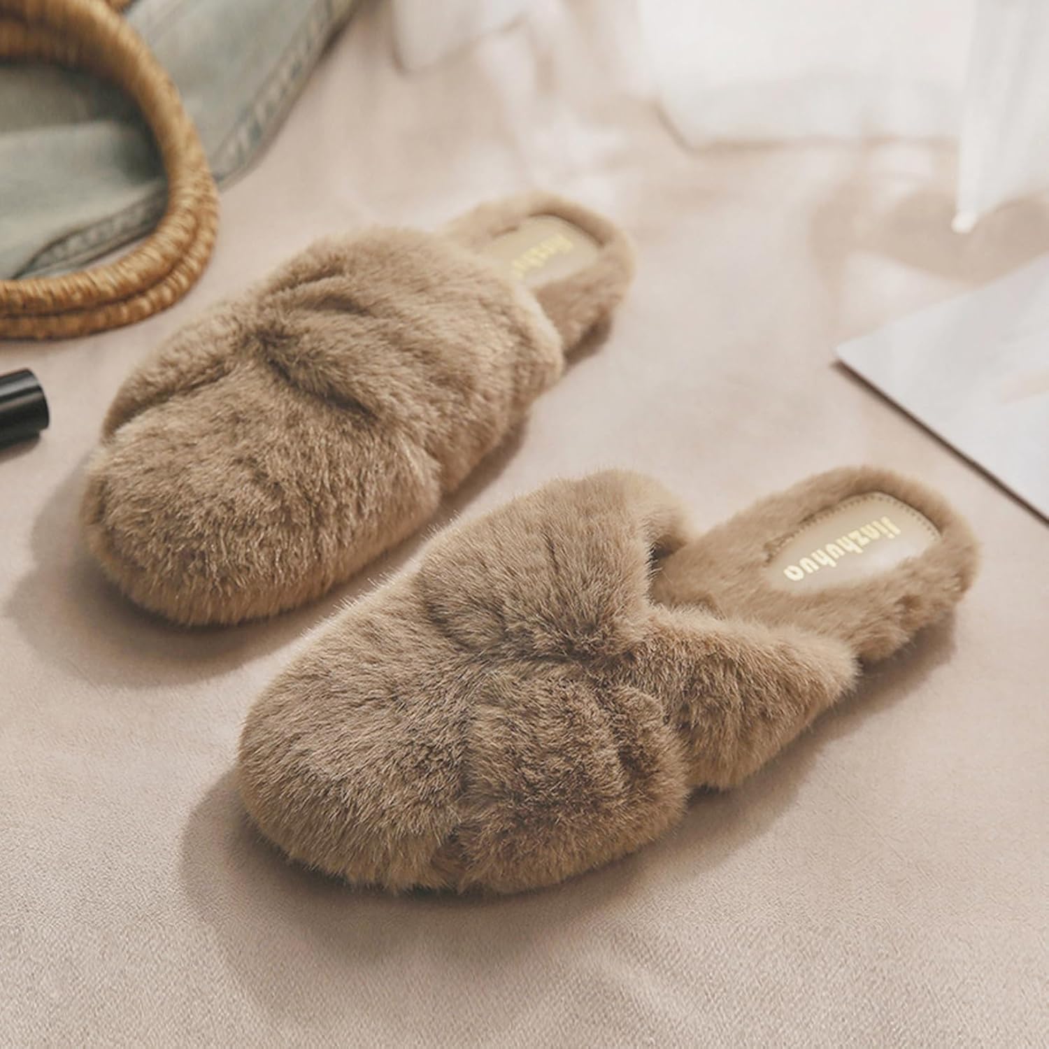 IJGE] もこもこ ふわふわ ファー スリッパ レディース 室内 滑り止め 歩きやすい おしゃれ ルームシューズ ラウンドトゥ IJGE] 厚底スリッパ  レディース ルームシューズ オープントゥ ファーミュール もこもこ ファーシューズ 美脚 ファーサンダル 厚底ファーサンダル ... [IJGE] もこもこ ふわふわ ファー スリッパ レディース 室内 滑り止め 歩きやすい おしゃれ ルームシューズ ラウンドトゥ