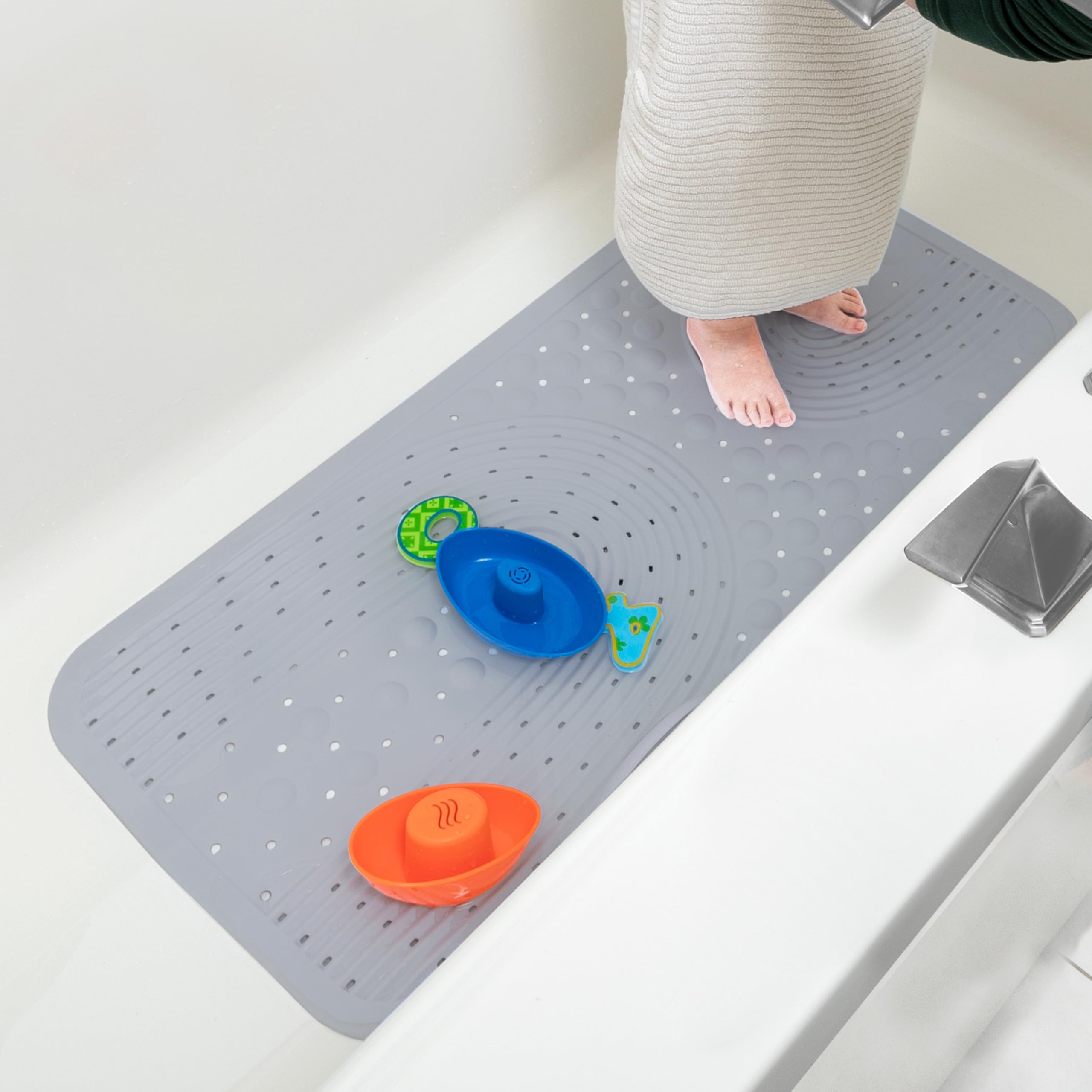 Coussin doux pour baignoire Nuby et tapis rembourré gris pour le bain relaxant des enfants