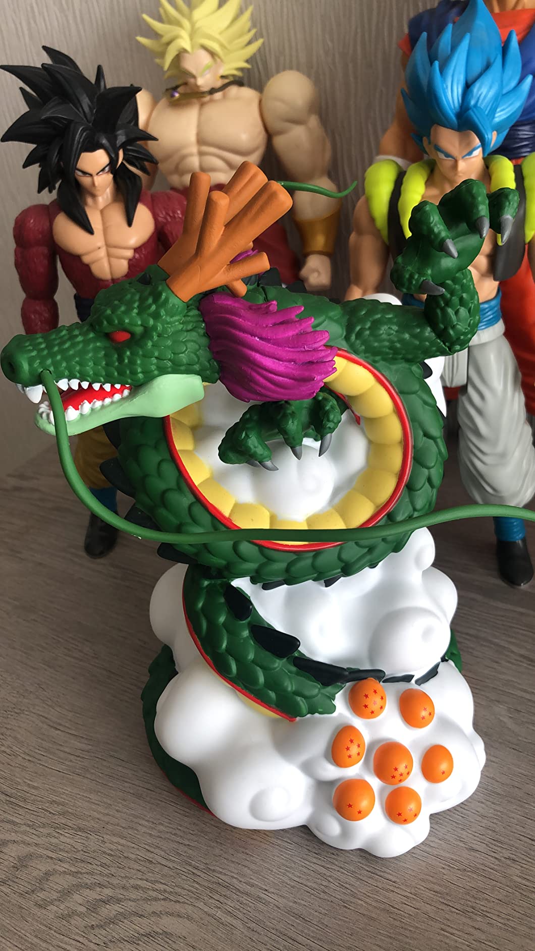 Tirelire Dragon Ball Z - Goku Sur Le Nuage Magique