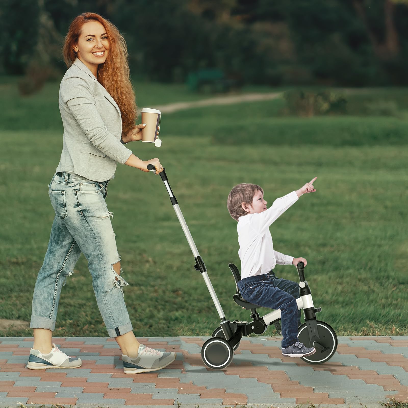 KORIMEFA Vélo d'équilibre pour Enfants, Tricycle à 3 Roues pour Enfants de 1 à 3 Ans, poignée de poussée, pédale Amovible, Dossier, poignée de Direction pour Les Parents, Premier Anniversaire (Blanc)