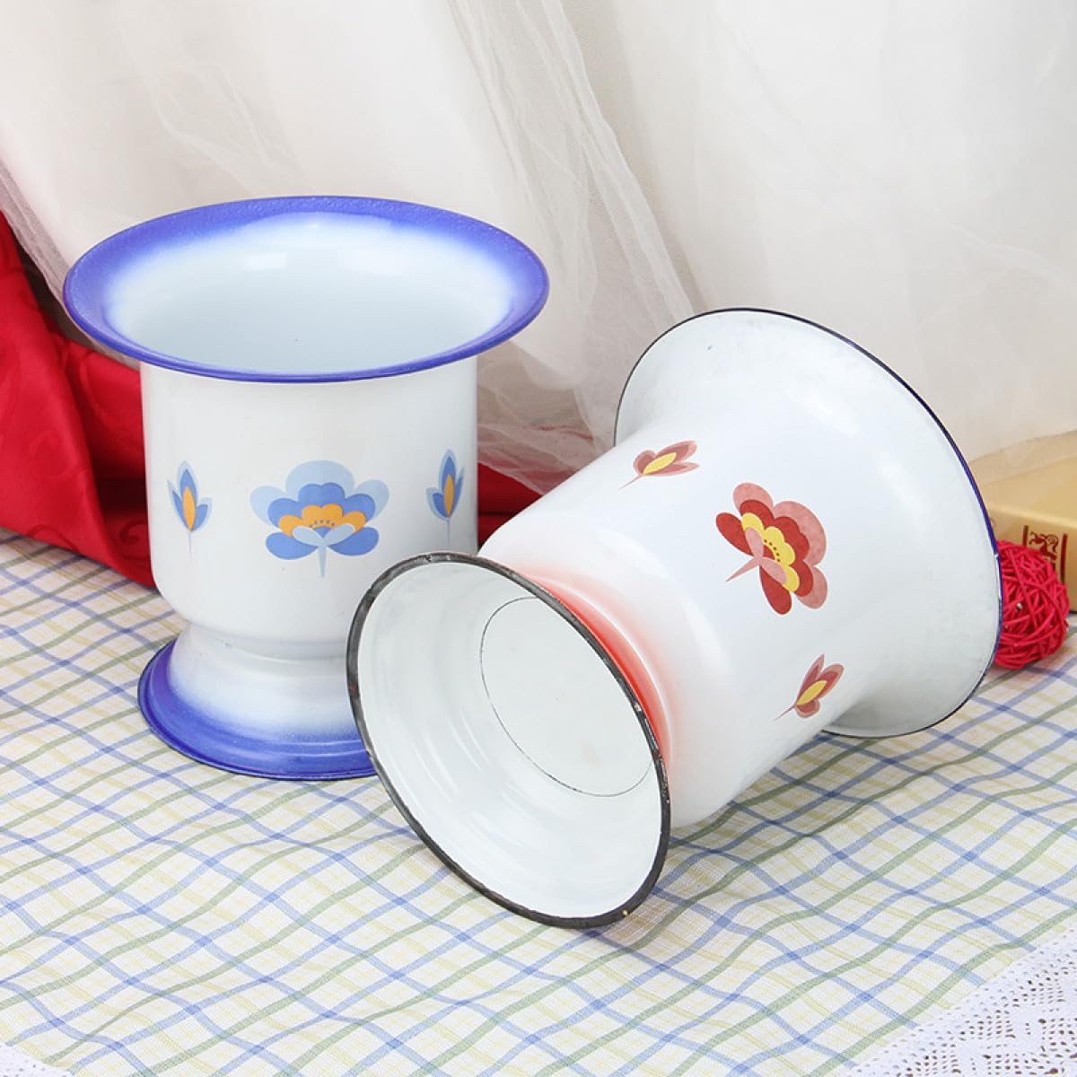 COLLBATH Vintage Emaille Nachttopf Weiß mit Praktischer Verarbeitung und Feiner Handarbeit Einfacher Urinal für Zuhause Robustes Material für Senioren und Kinder Zufälliger Stil