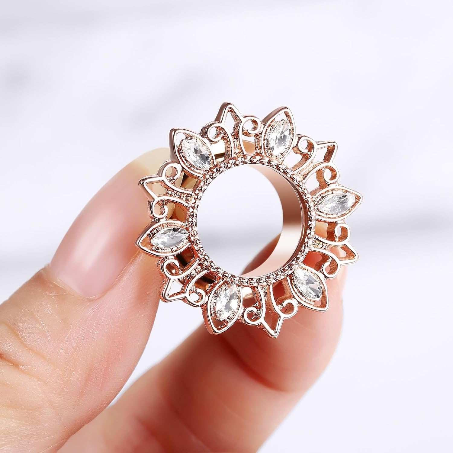 Ear Tunnels Gauges, 2PCS Stainless Steel Tunnel Set Hollow Flower with Cubic Zirconia Tunnel Plugs Screw Fit Ear Gauges 00G Ear Piercing Jewelry