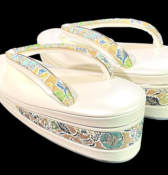 京都発　錦匠　龍村　総柄織地製草履　葡萄唐草文錦　Ｍサイズ✨【日本製】【新品】✨ Amazon | [錦匠] 京都発 龍村織物 最高級 総柄織地製 日本製
