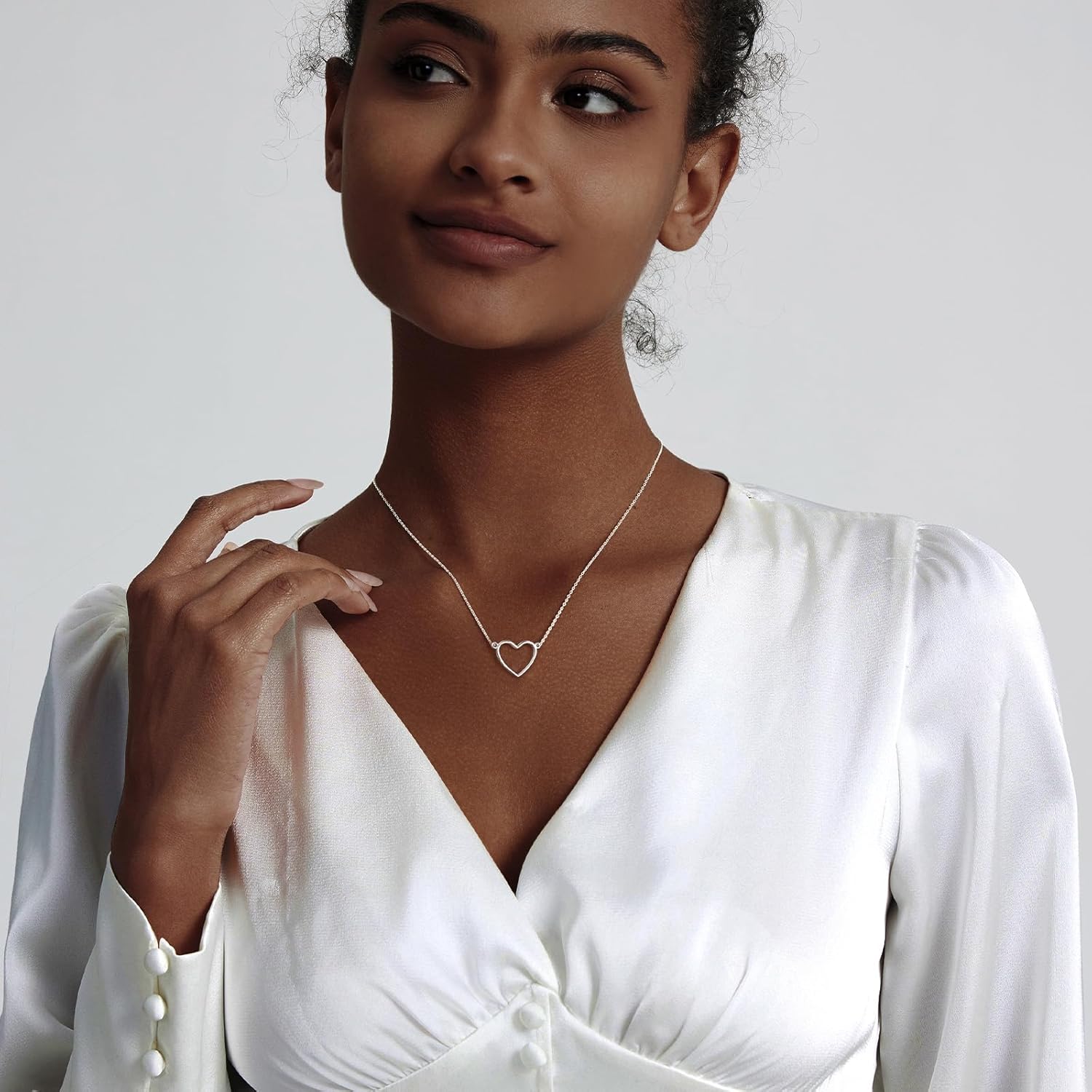 Cute Heart Necklace for Women Gold/Silver Plated Heart Pendant Choker Necklaces Tendy Love Heart Chain Necklace Dainty Gold/Silver Necklace Jewelry Gifts for Women - Image 2