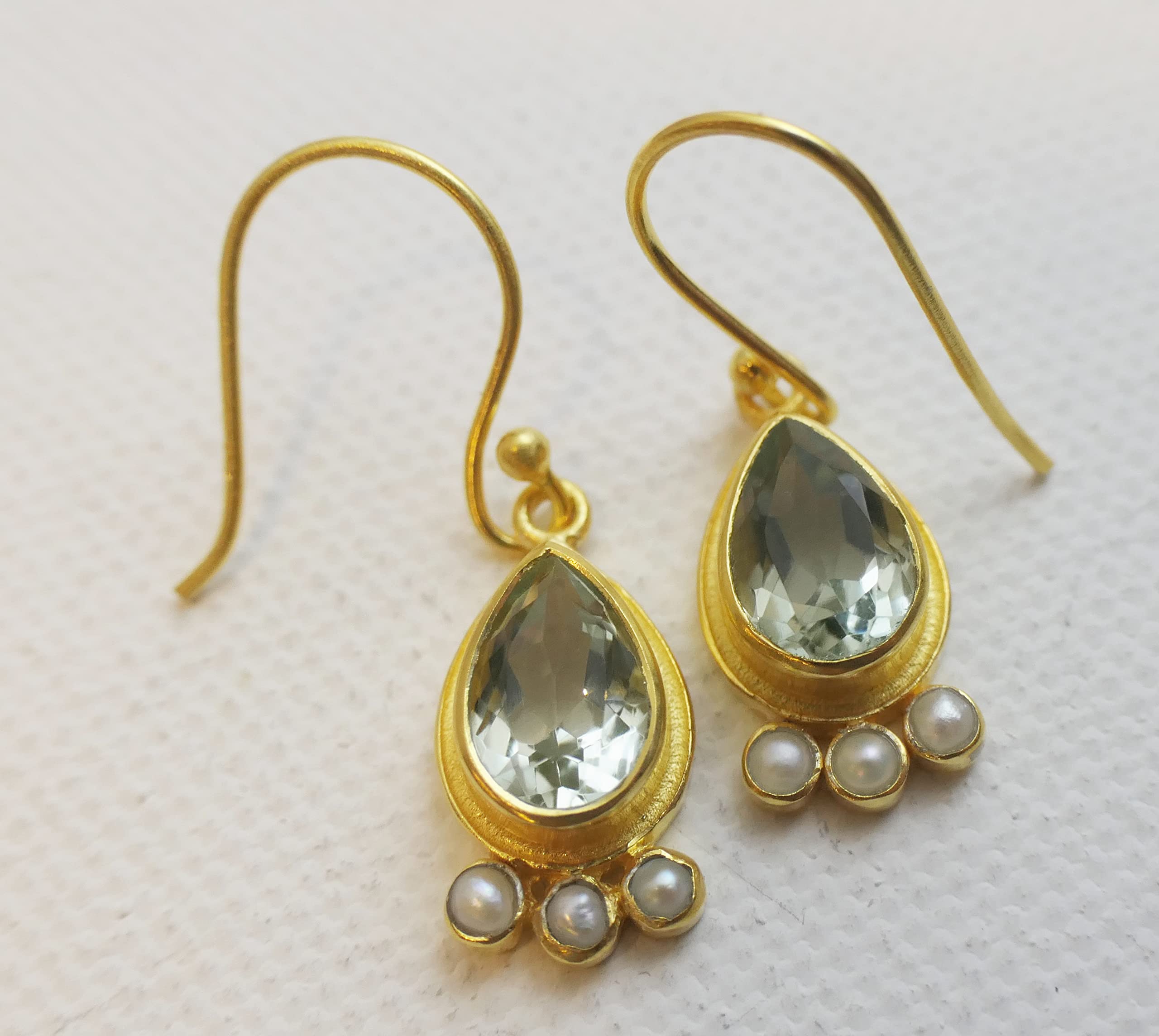 Pendientes de plata de ley 925 con baño de oro y amatista verde y perla de agua dulce