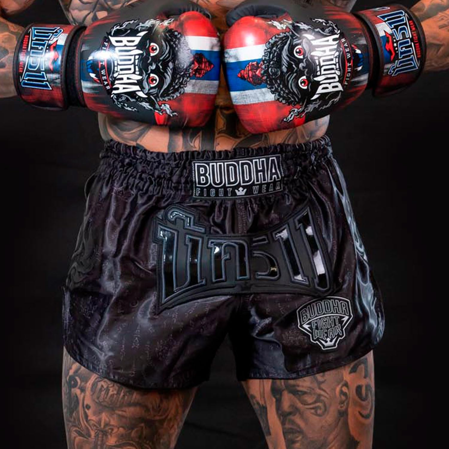Buddha Fight Wear Pantalón Muay Thai y Kick Boxing Kanok – Short Profesional en Satén Premium, Diseño Multicolor, Ligero y Resistente.
