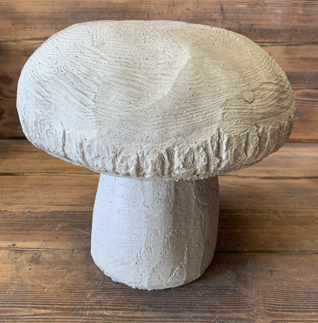J and L Stone Ornaments STONE GARDEN TRADITIONAL LARGE TOADSTOOL MUSHROOM 2 PIECE CONCRETE ORNAMENT