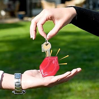 赤い唇モチーフのストラップ Amazon.co.jp: [SMOOD] ビッグキスリップキーホルダー | 赤い口