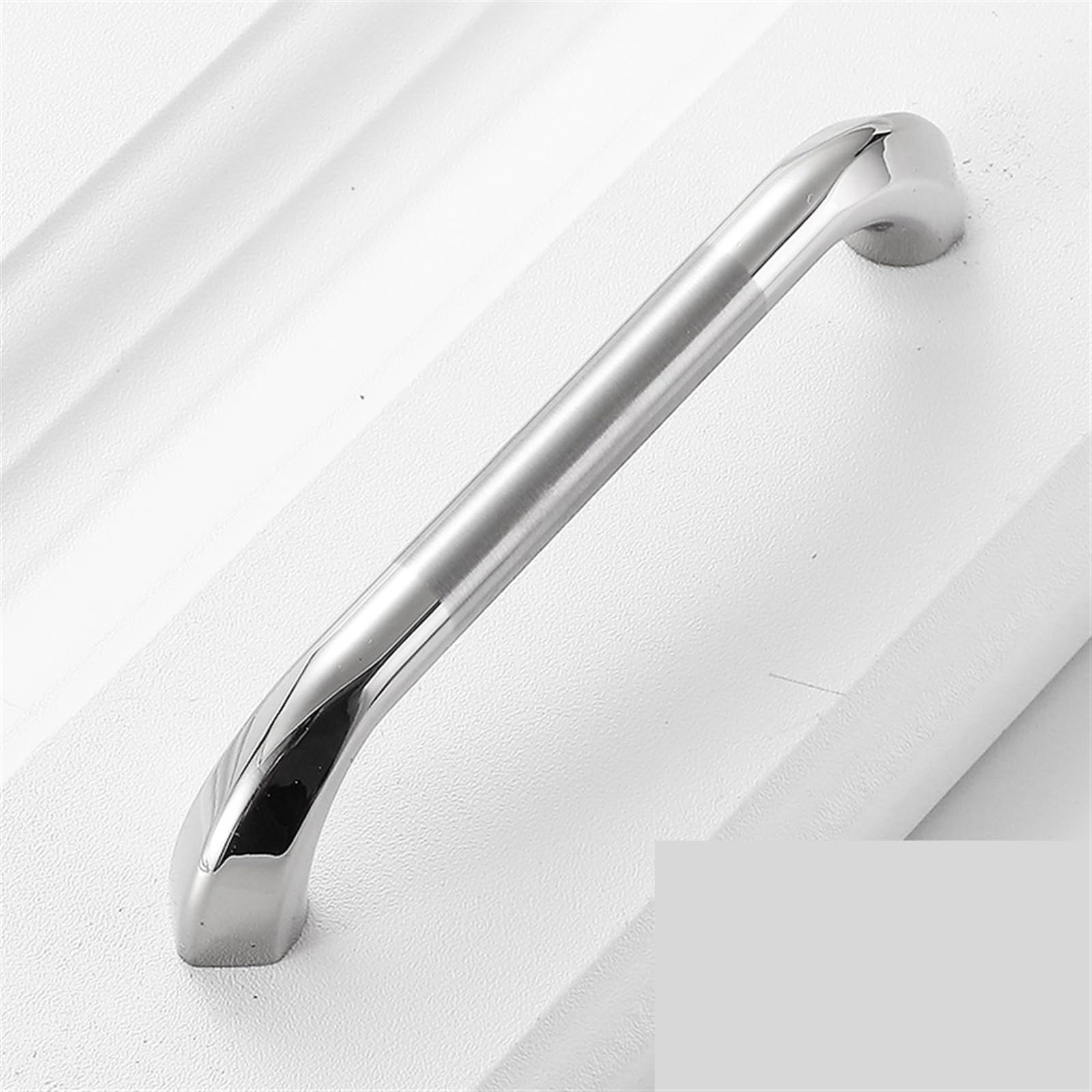 Poignées de tiroir argent 160mm pour remplacer une quincaillerie usée