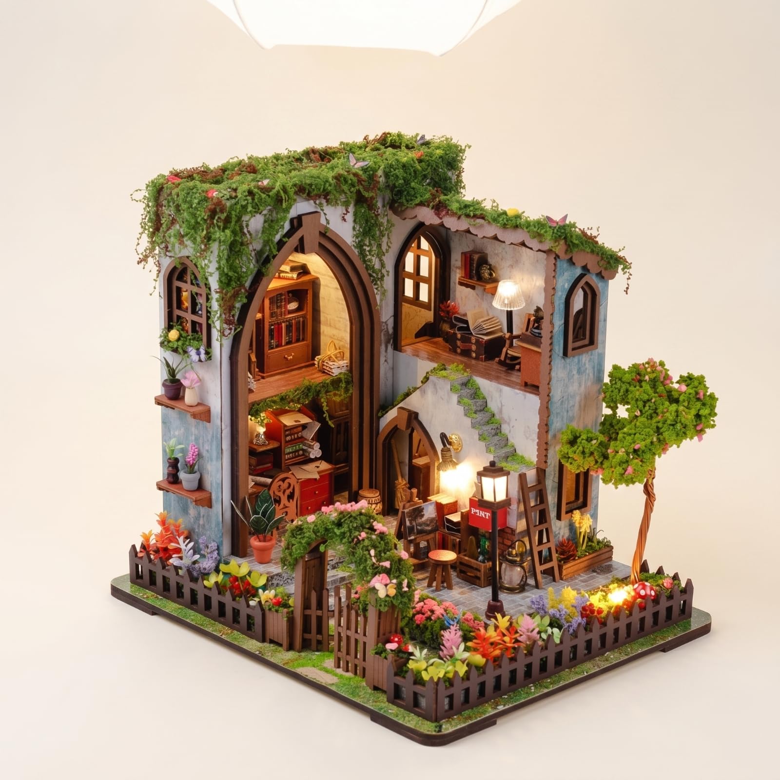 Casa in Miniatura Kit Fai da Te Modello Edificio Diorama Architettonico Scena Artistica con Arredi Miniature Fiori E Vegetazione Base Recintata E
