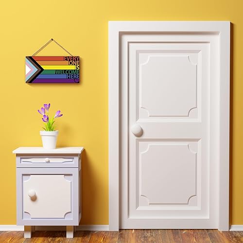 Miniatura 4 de Letrero LGBT de arco iris para puerta delantera, decoración de pared de madera con texto en inglés "Every One Is Welcome Here" ("Every One Is